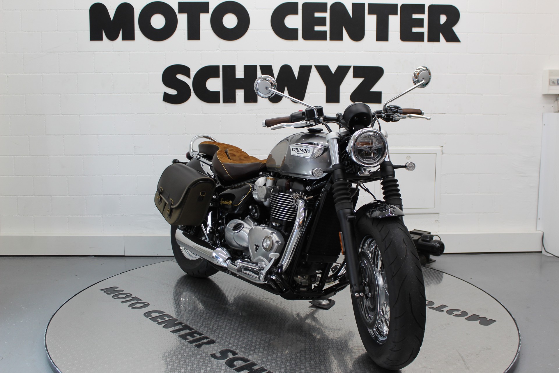TRIUMPH Bonneville 1200 Speedmaster-showroom-element-2
