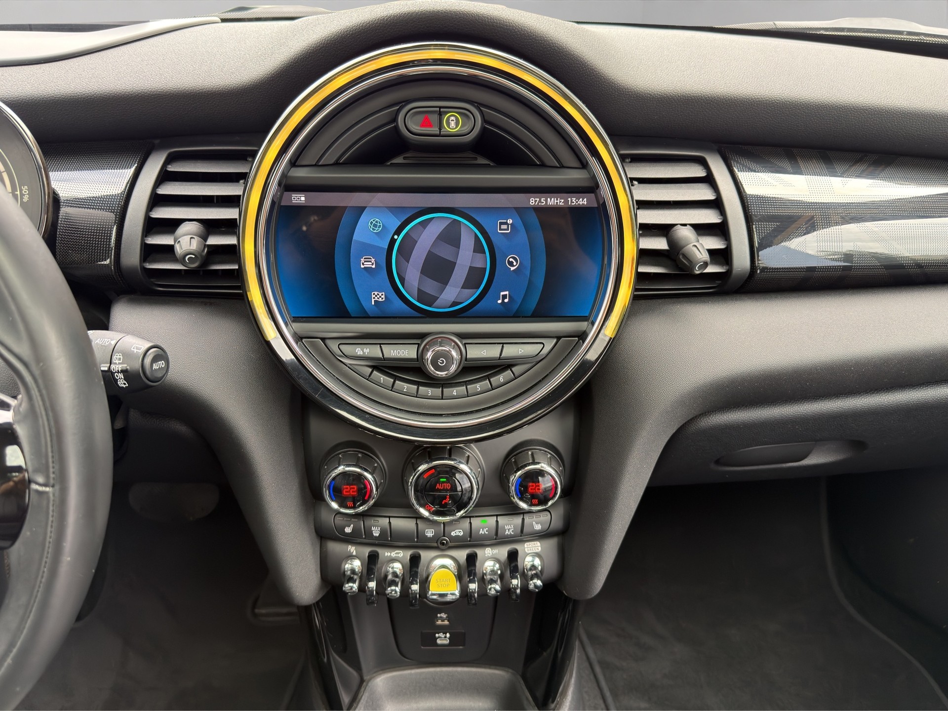MINI Cooper SE-image-17
