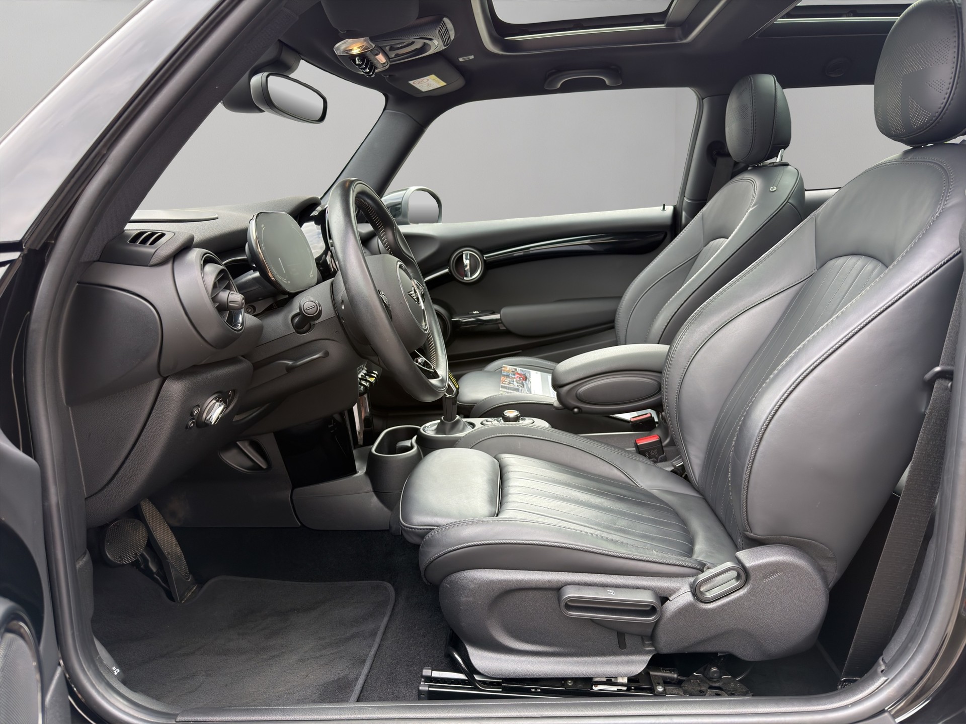 MINI Cooper SE-image-10