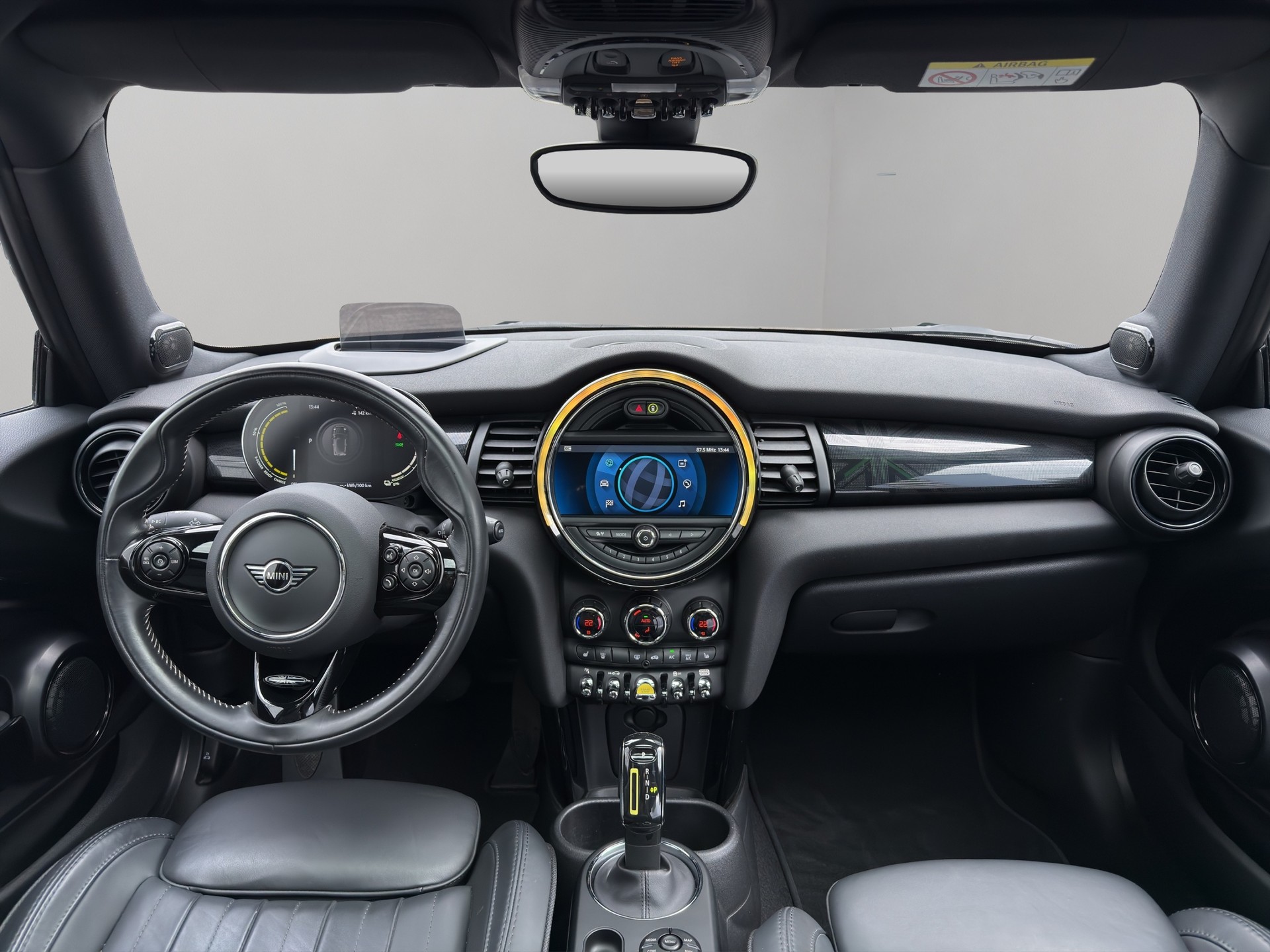 MINI Cooper SE-image-15
