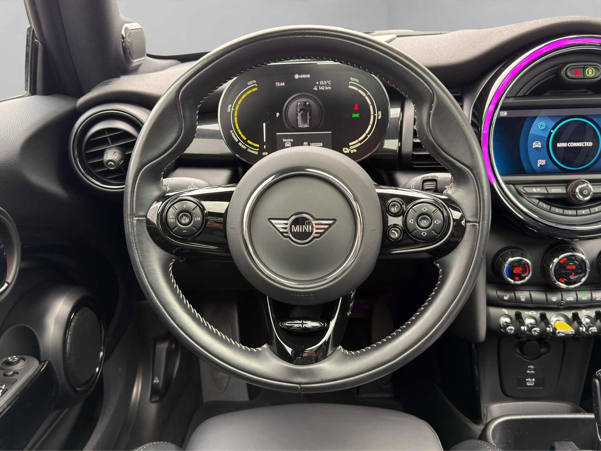 MINI Cooper SE-image-13
