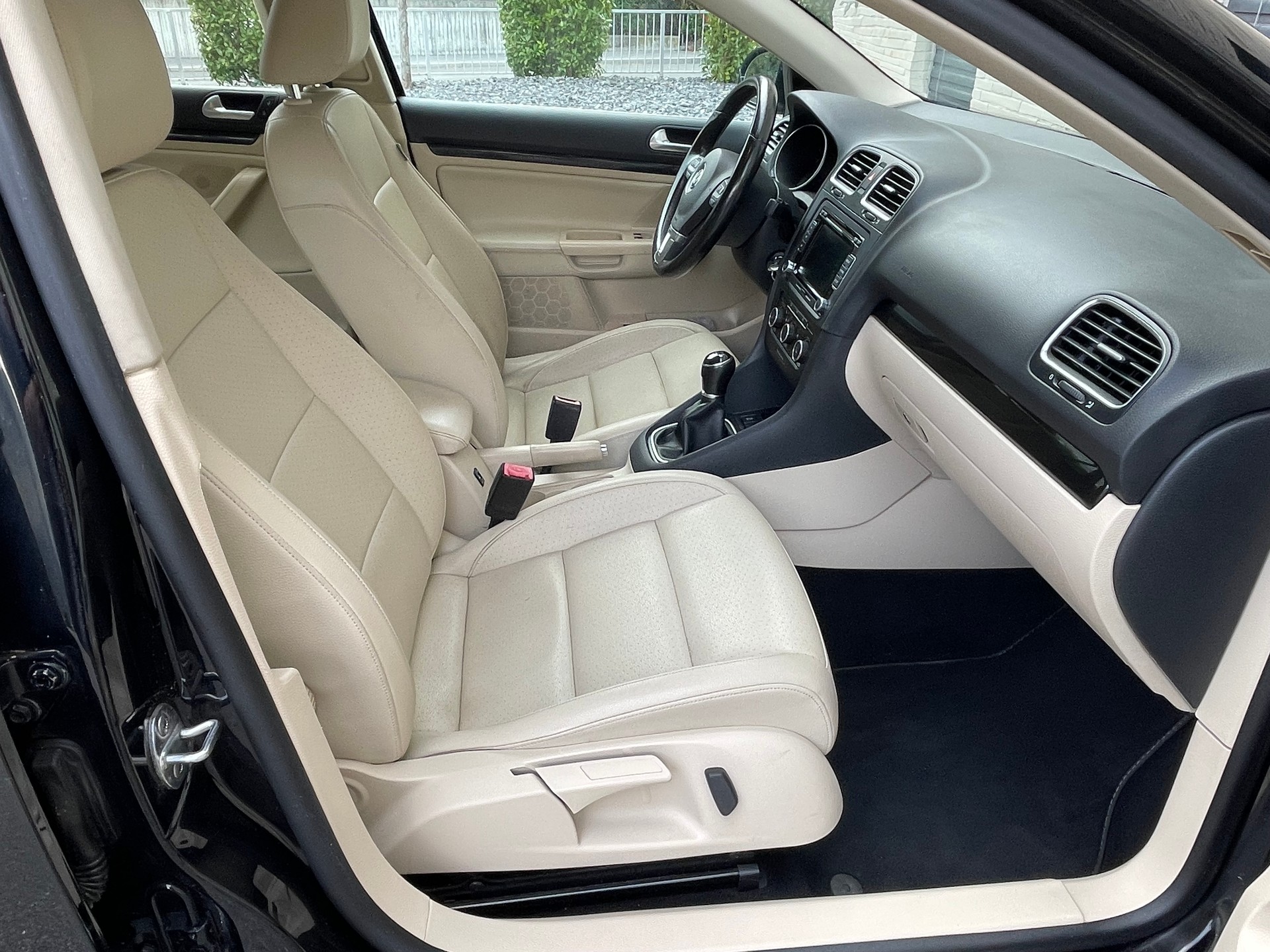 VW VW Jetta 2.0Tdi kombi-image-13