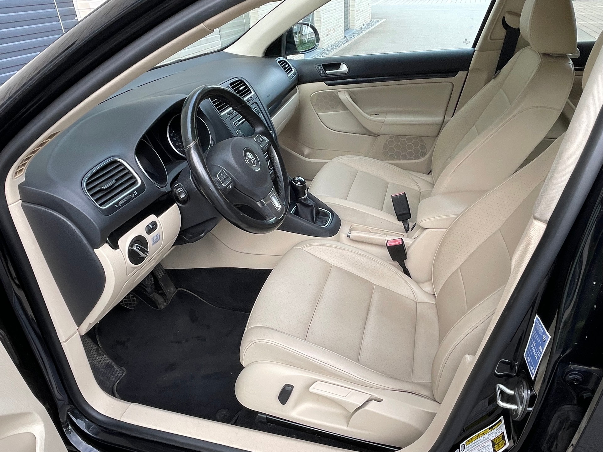 VW VW Jetta 2.0Tdi kombi-image-12