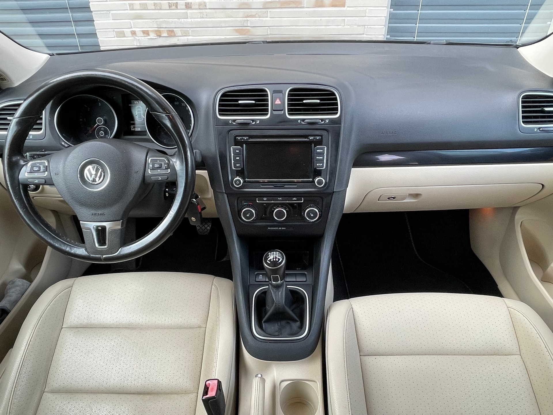 VW VW Jetta 2.0Tdi kombi-image-15