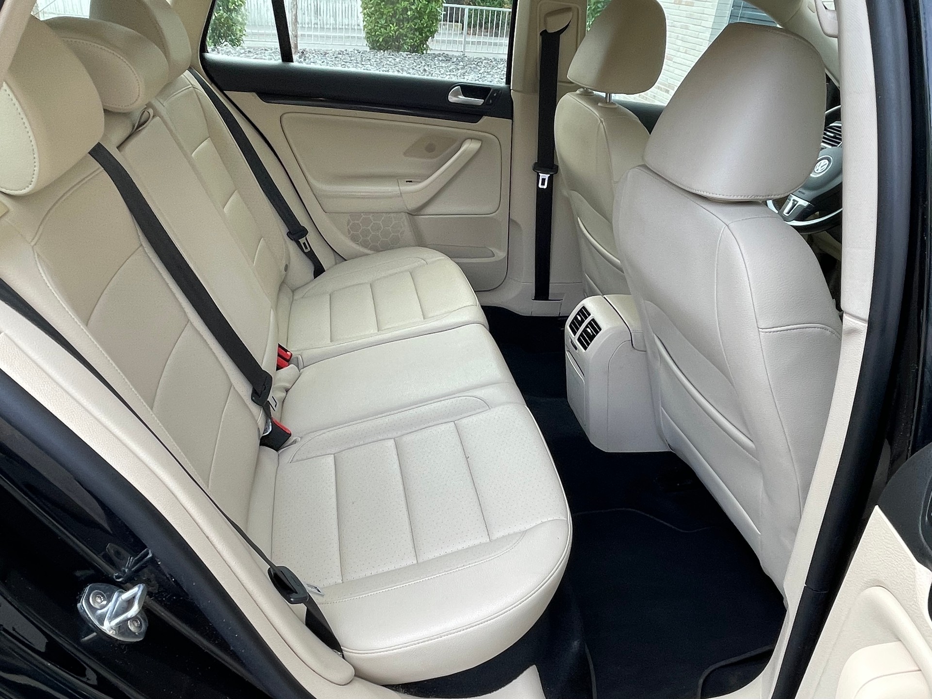 VW VW Jetta 2.0Tdi kombi-image-14