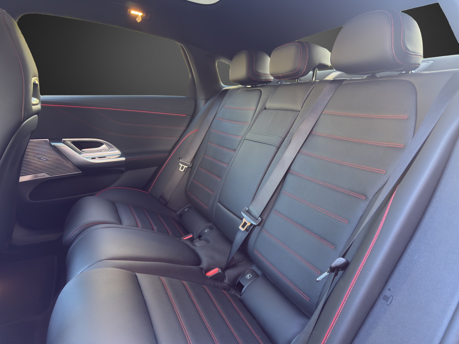 MERCEDES-BENZ C 400-image-14