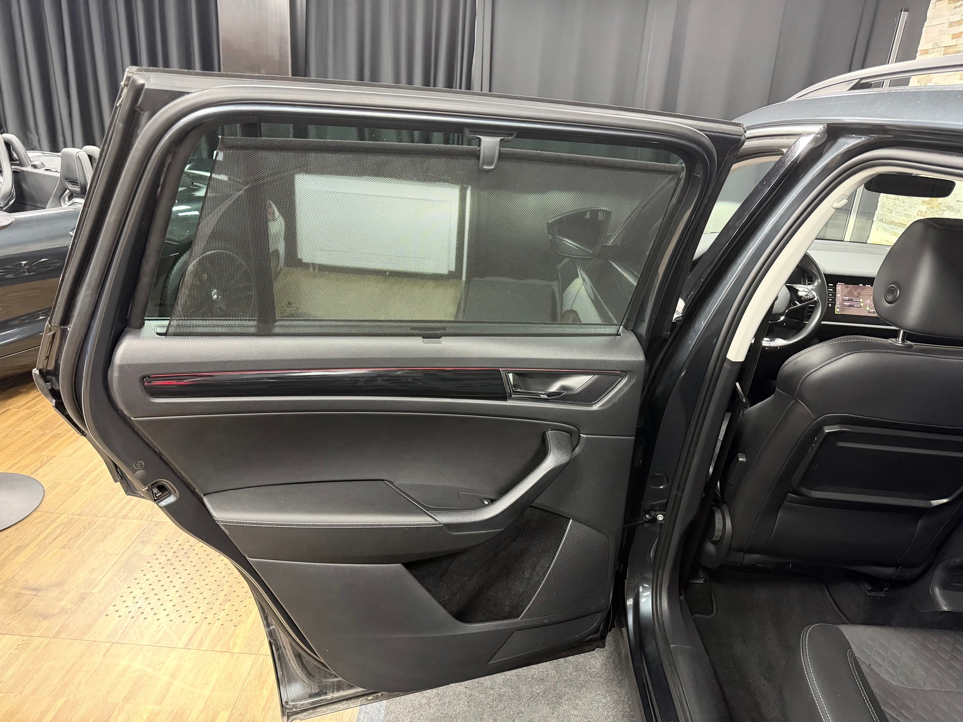 SKODA Kodiaq 2.0 TDI SCR Style 4x4 DSG-image-23