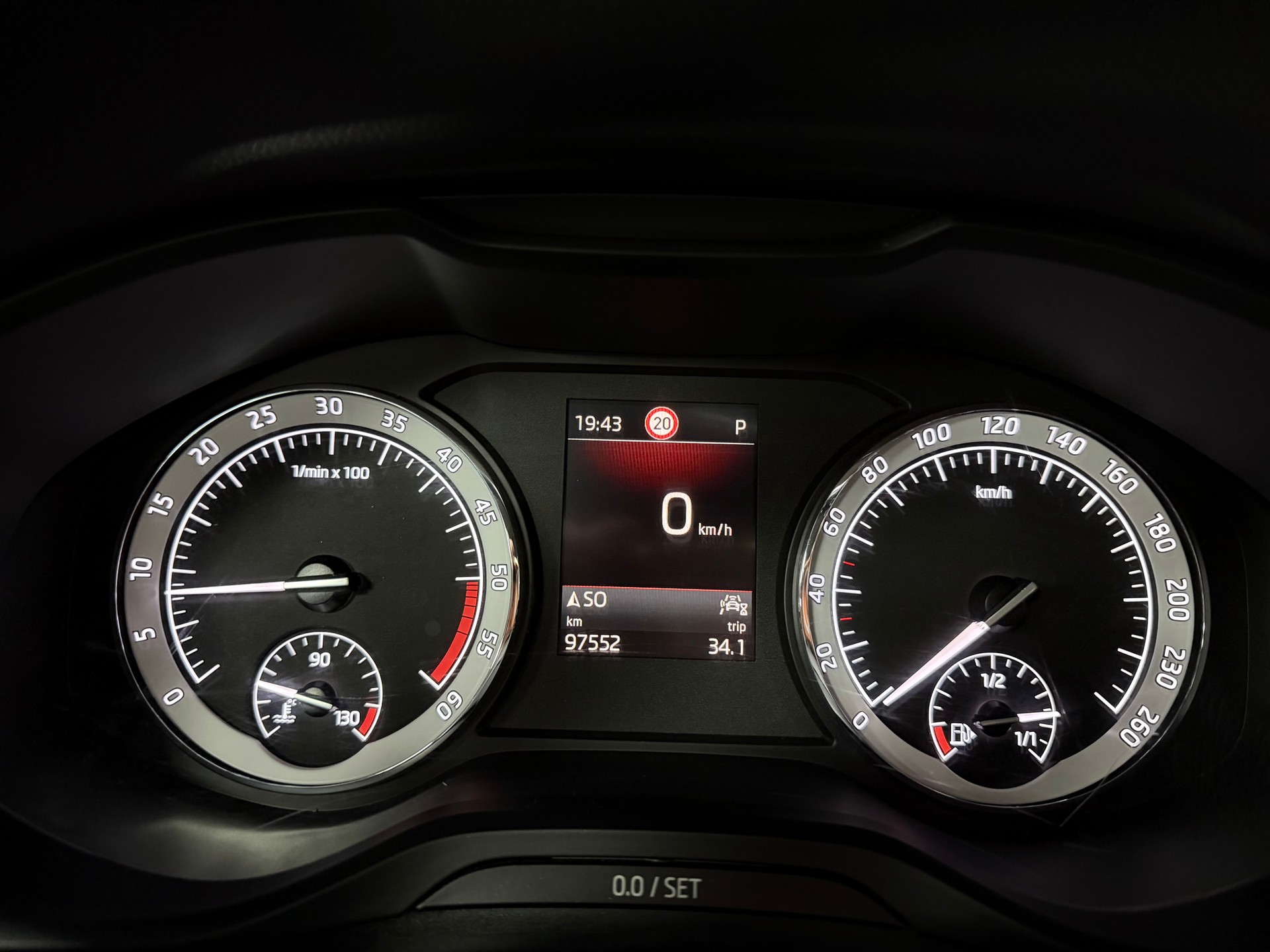 SKODA Kodiaq 2.0 TDI SCR Style 4x4 DSG-image-13
