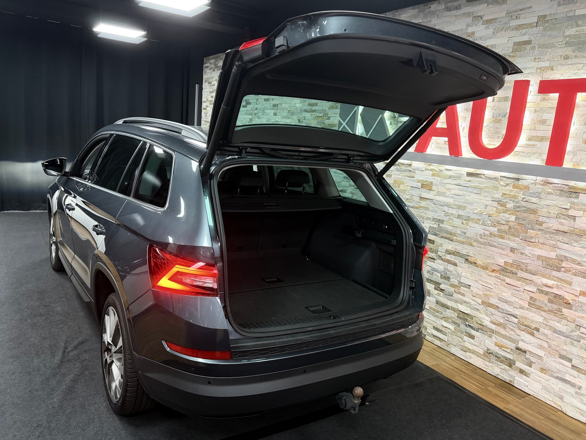 SKODA Kodiaq 2.0 TDI SCR Style 4x4 DSG-image-26