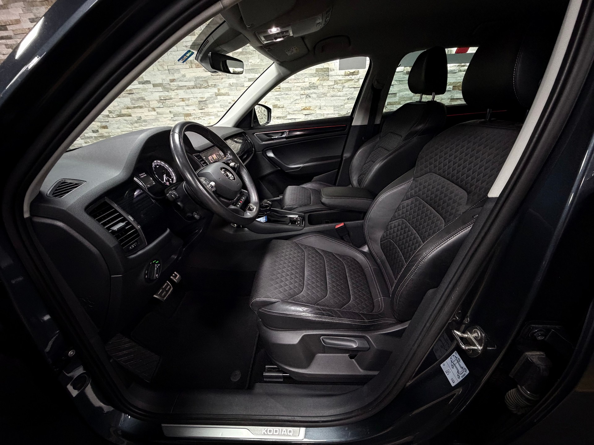 SKODA Kodiaq 2.0 TDI SCR Style 4x4 DSG-image-10