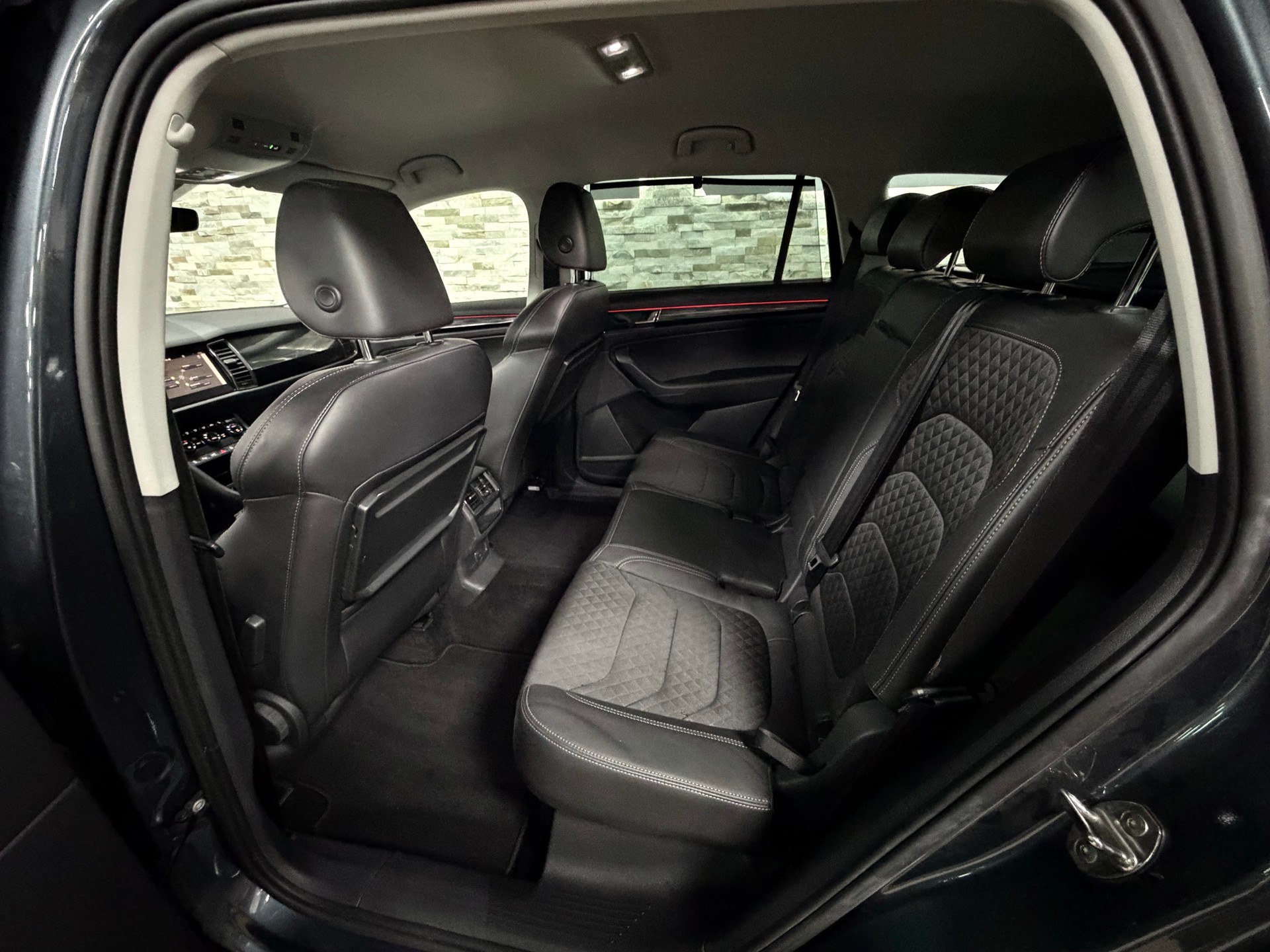SKODA Kodiaq 2.0 TDI SCR Style 4x4 DSG-image-25