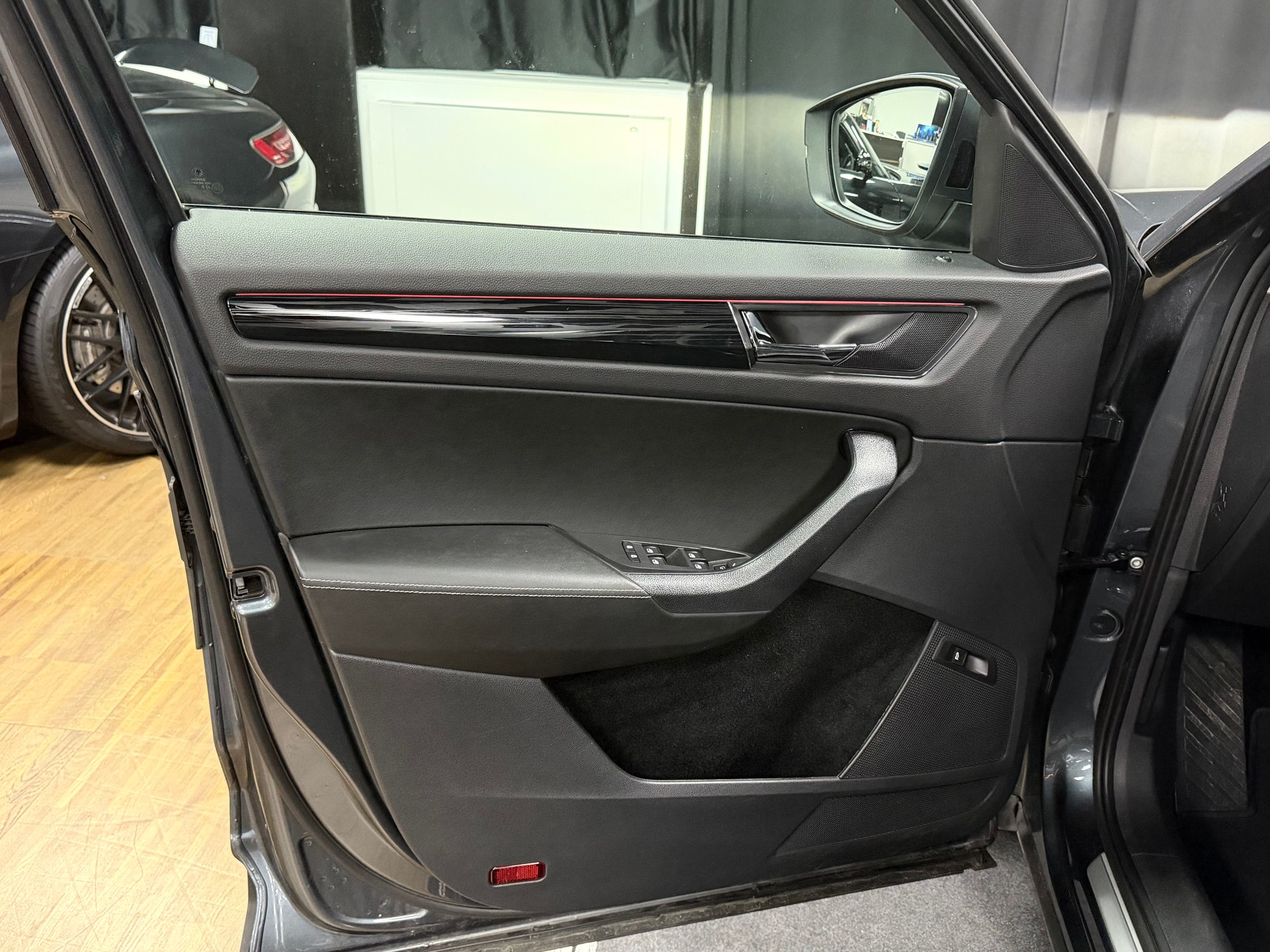 SKODA Kodiaq 2.0 TDI SCR Style 4x4 DSG-image-9