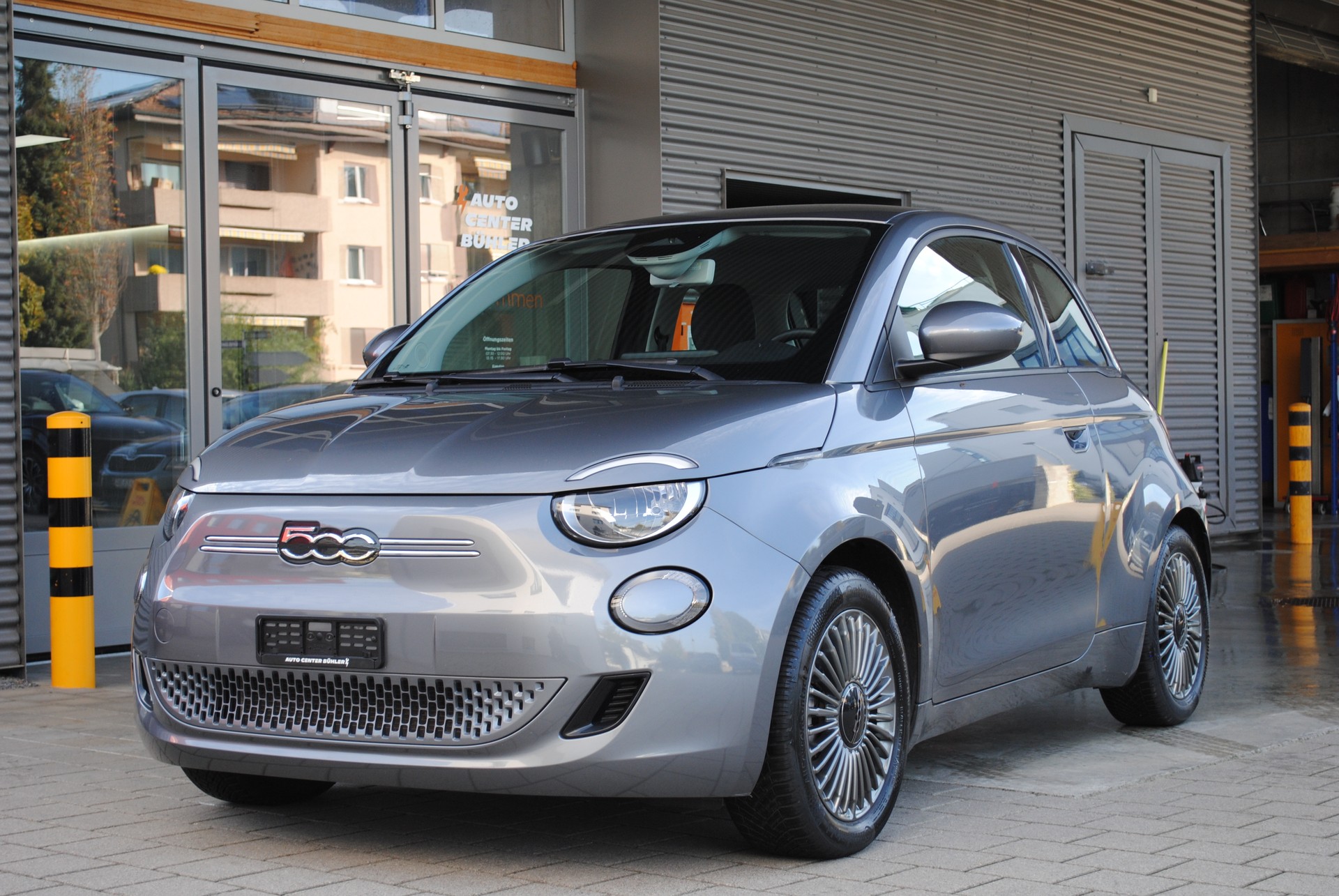 FIAT 500 electric 87 kW Icon-image-1