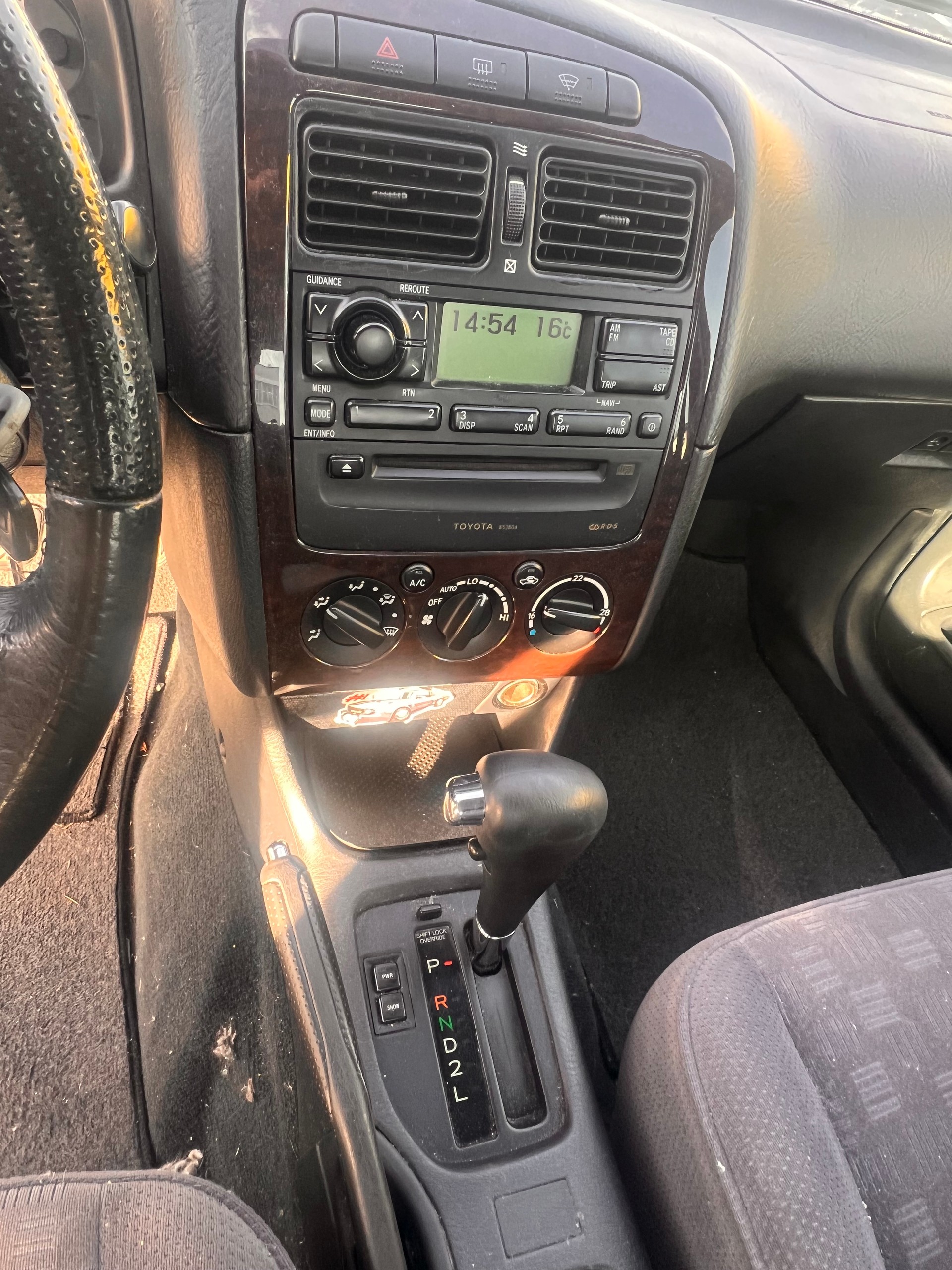 TOYOTA Avensis 2.0 VVT-i Linea Sol Liftback-image-8