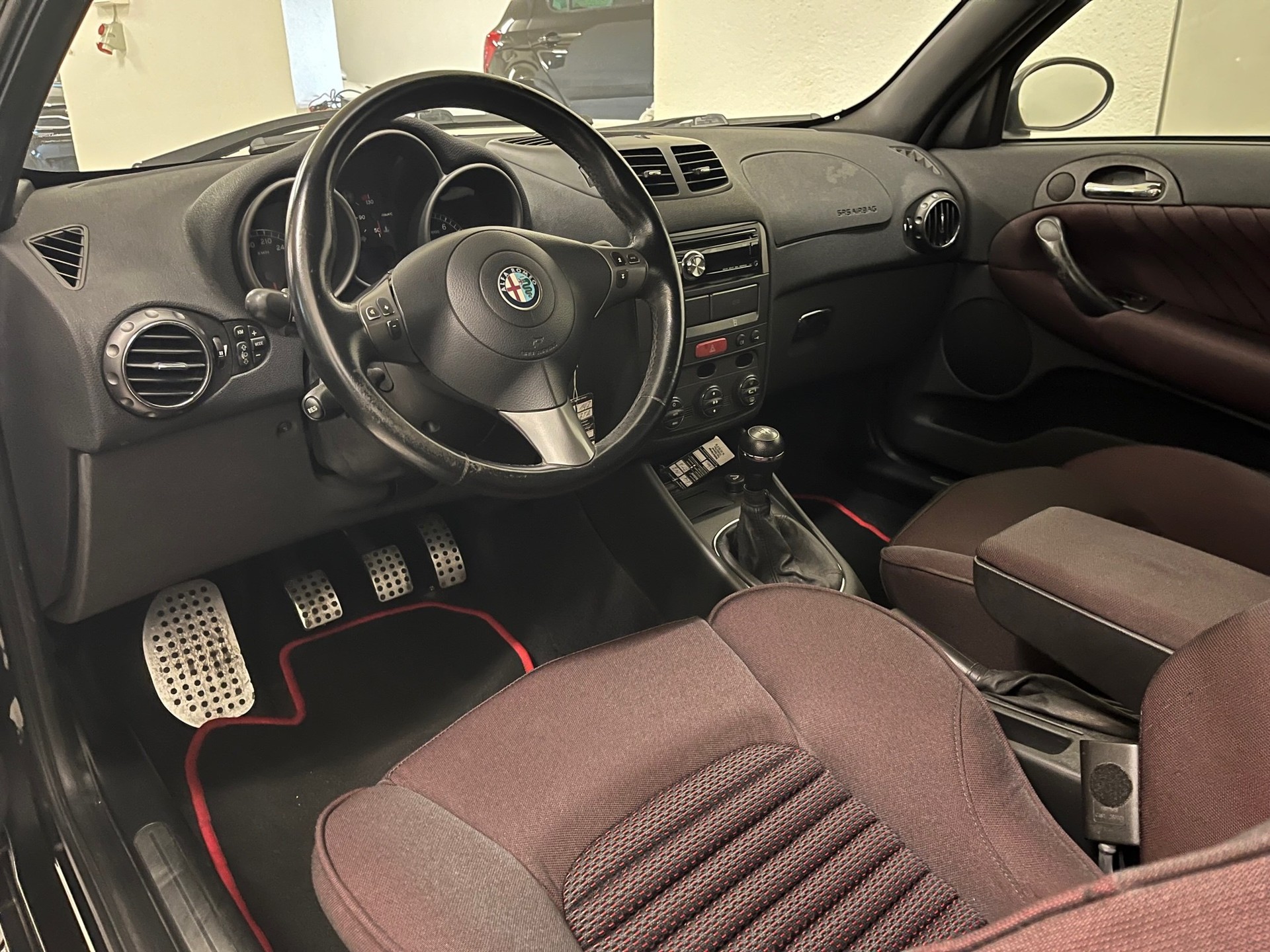 ALFA ROMEO 147 3.2 GTA-image-6