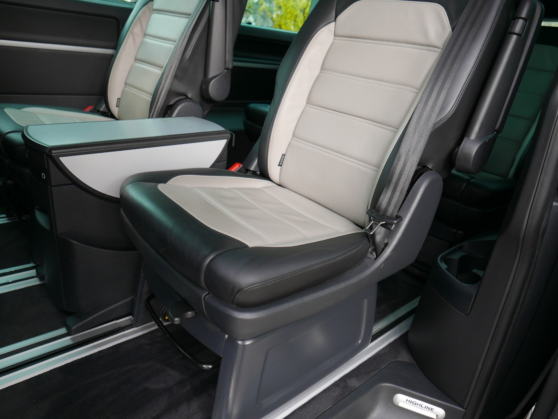 VW T6 Multivan 2.0 Bi-TDI Highline Liberty 4Mot. DSG-image-4