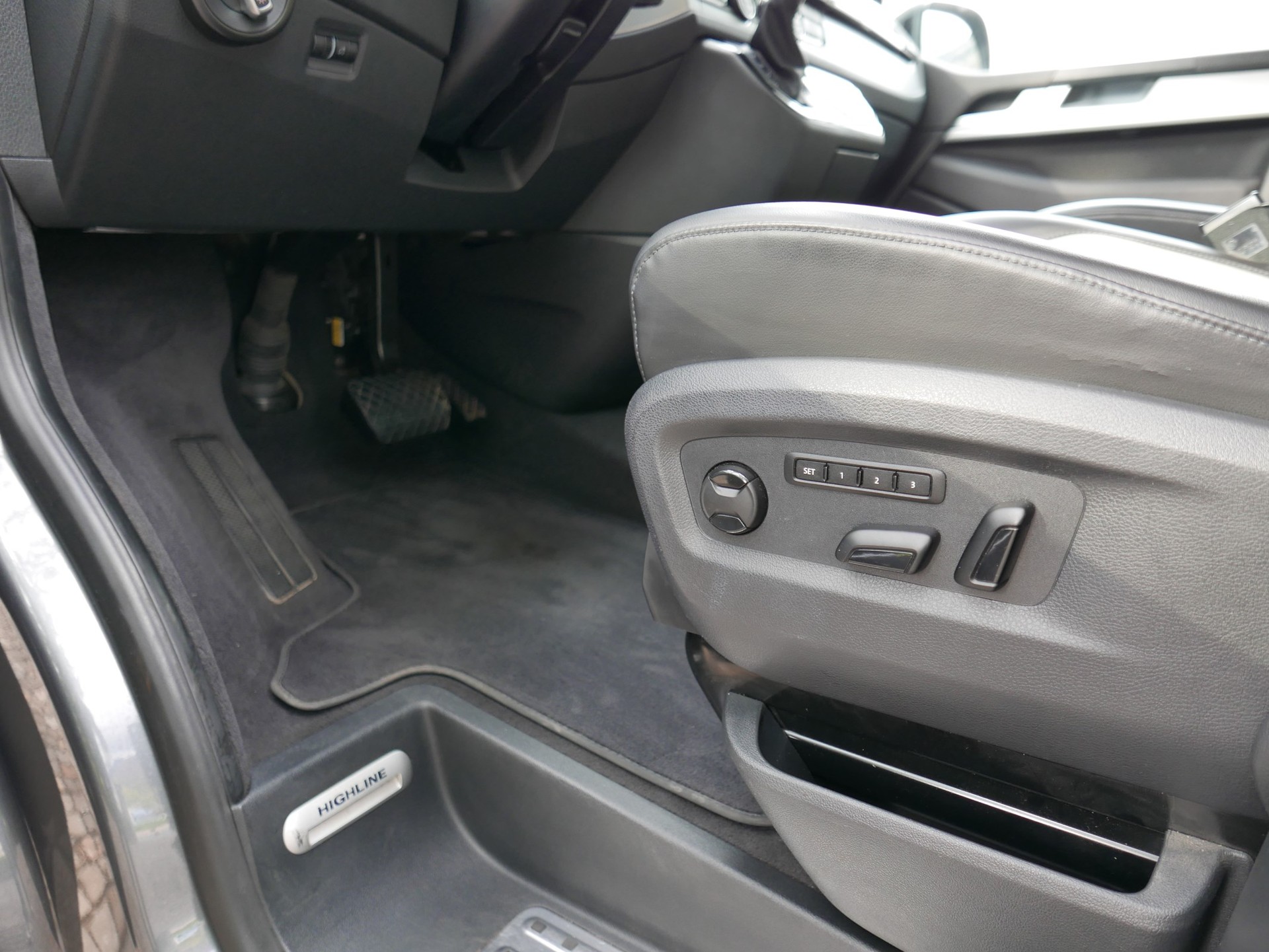 VW T6 Multivan 2.0 Bi-TDI Highline Liberty 4Mot. DSG-image-2
