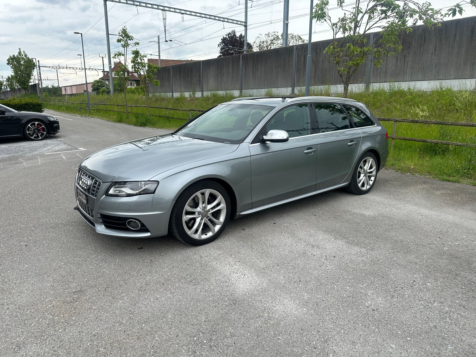 AUDI S4 Avant 3.0 TFSI quattro S-tronic-image-1