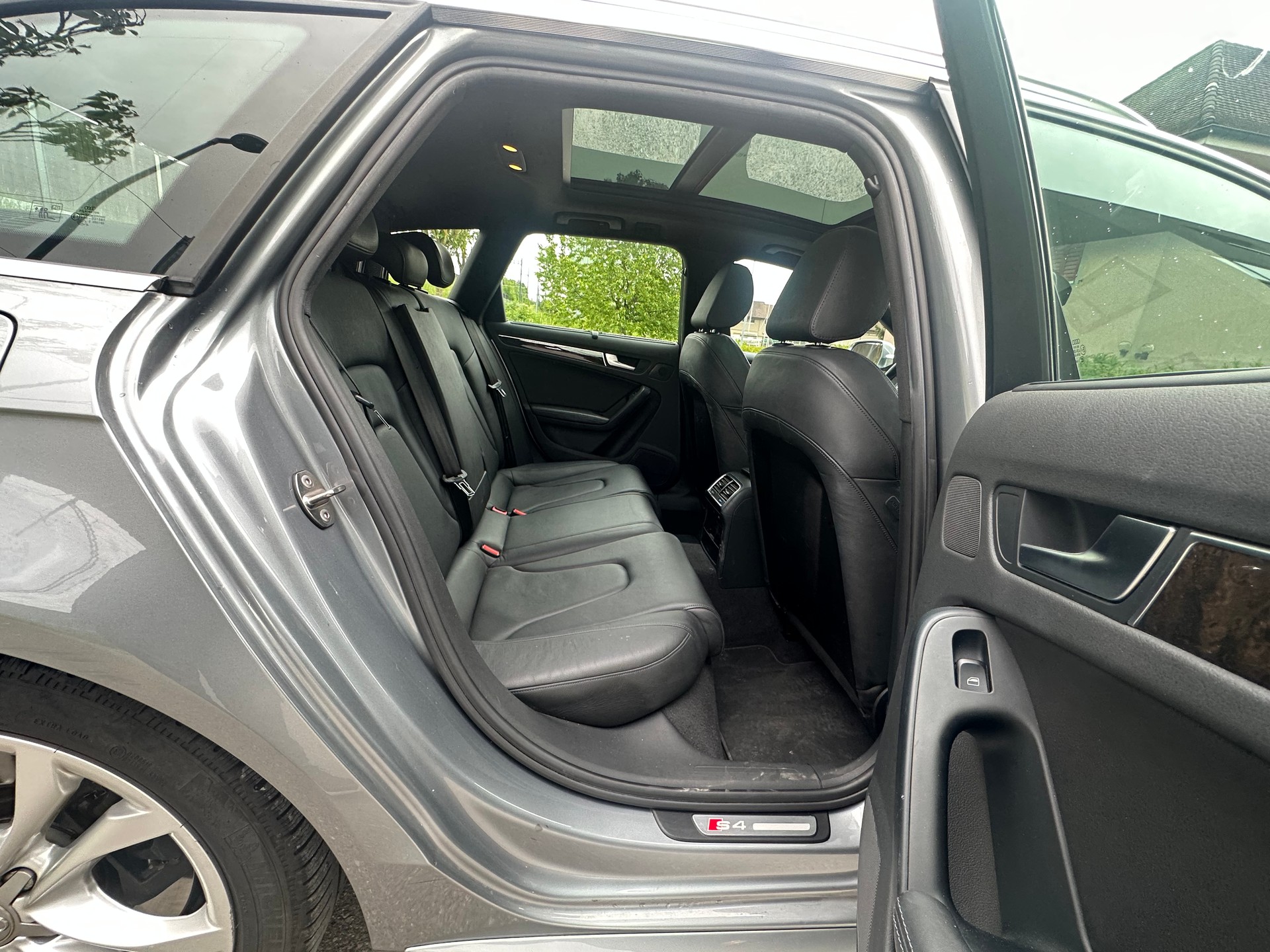 AUDI S4 Avant 3.0 TFSI quattro S-tronic-image-7