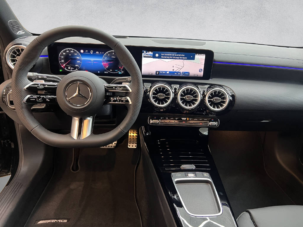 MERCEDES-BENZ A 250 AMG Line 4Matic-image-14