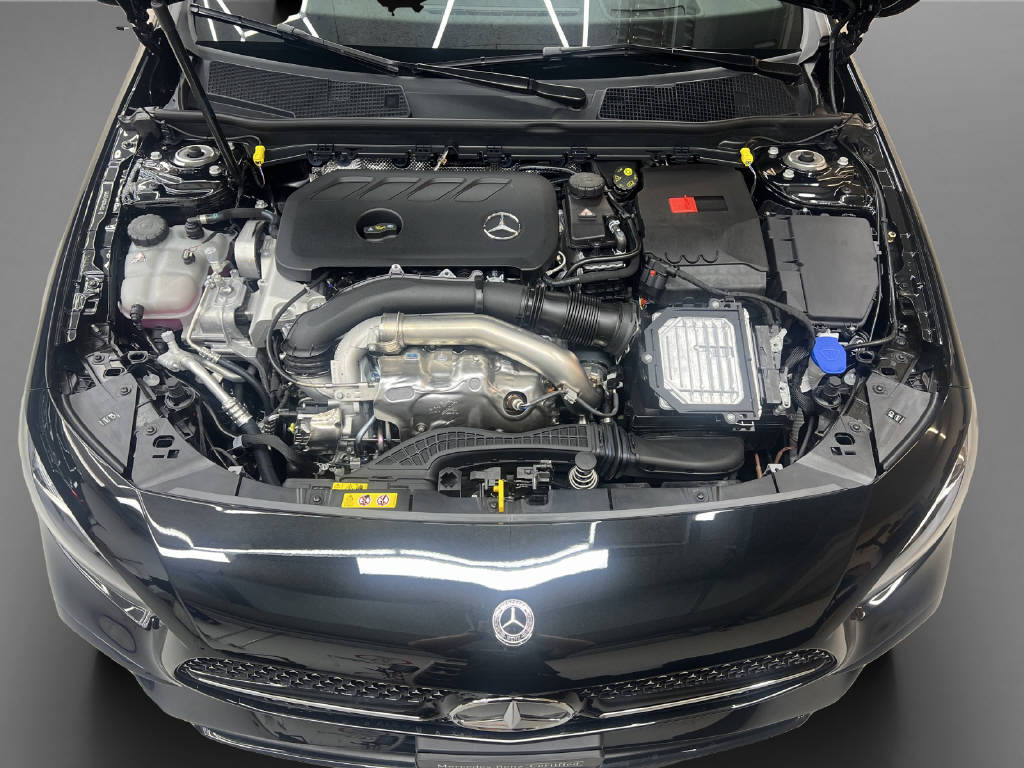 MERCEDES-BENZ A 250 AMG Line 4Matic-image-9