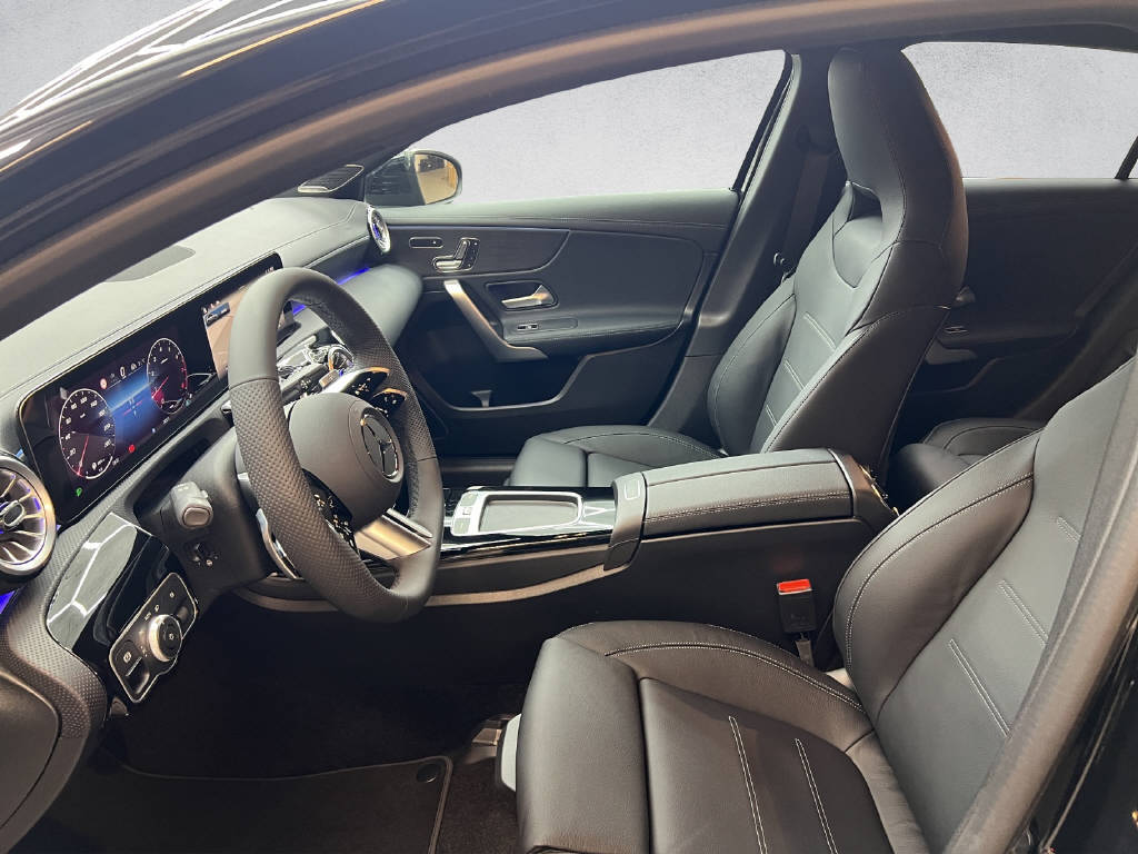 MERCEDES-BENZ A 250 AMG Line 4Matic-image-10
