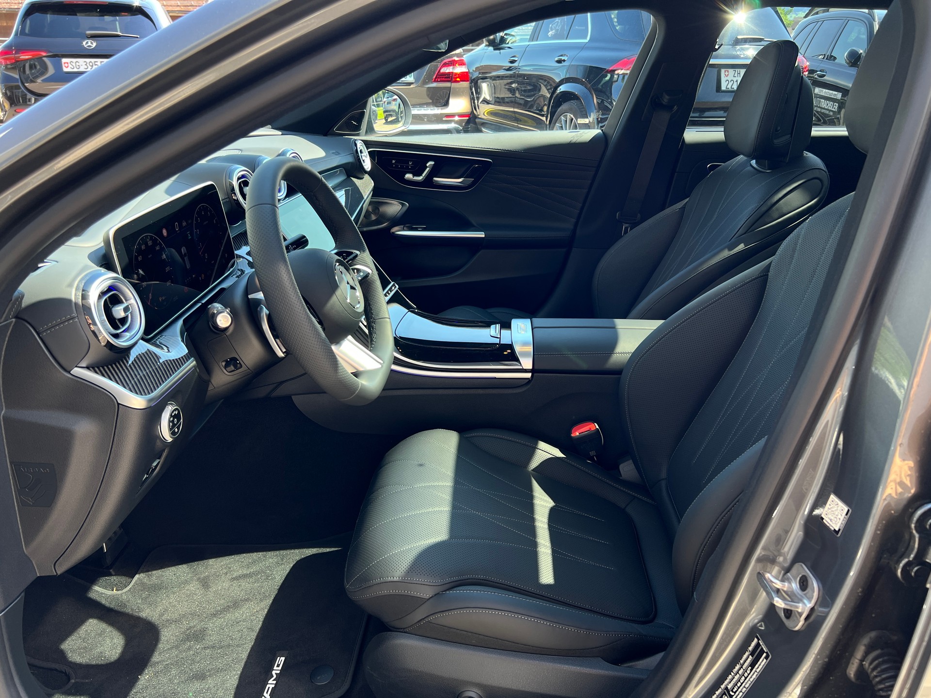 MERCEDES-BENZ C 300 T 4Matic AMG Line-image-11