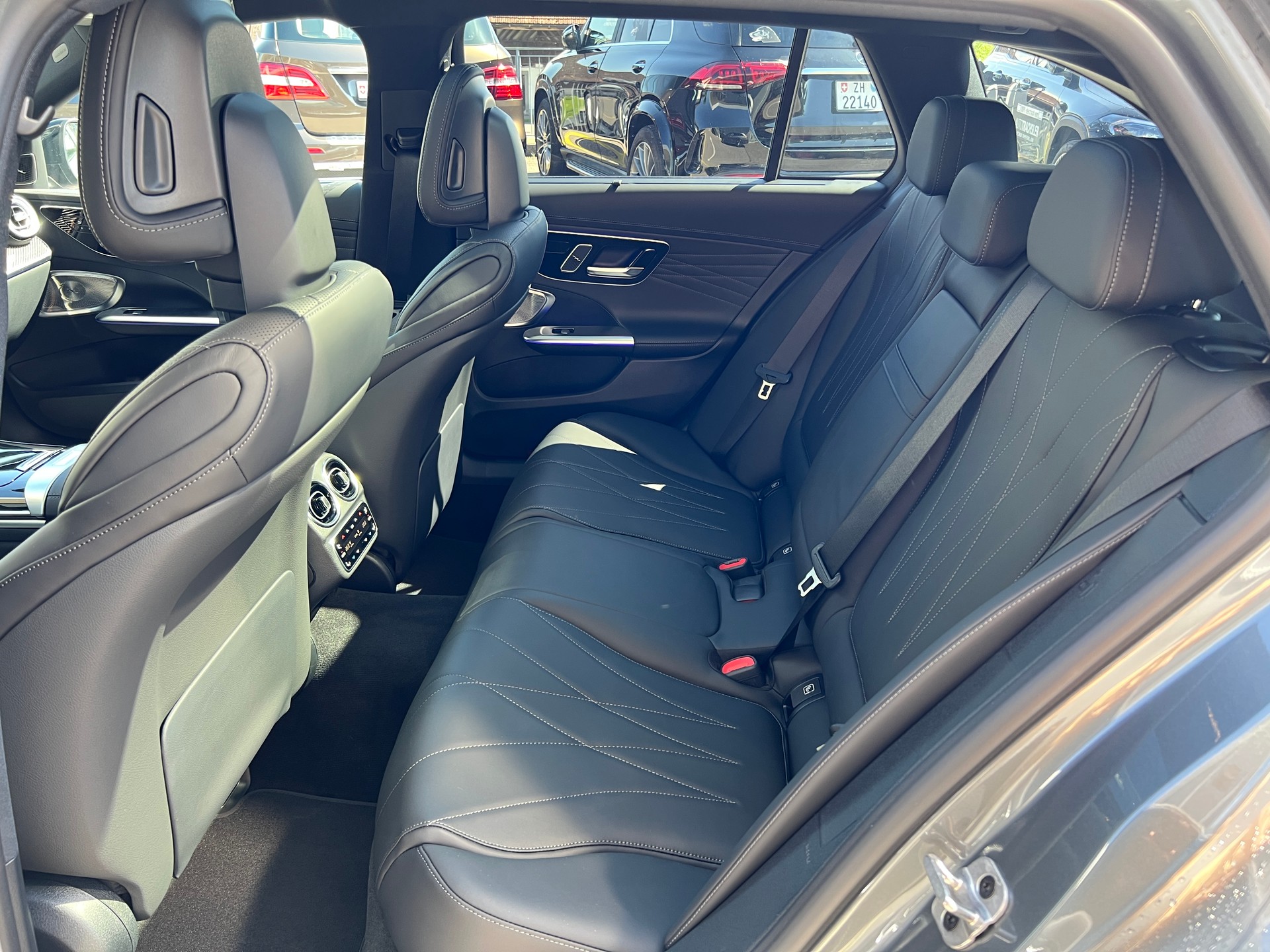 MERCEDES-BENZ C 300 T 4Matic AMG Line-image-9