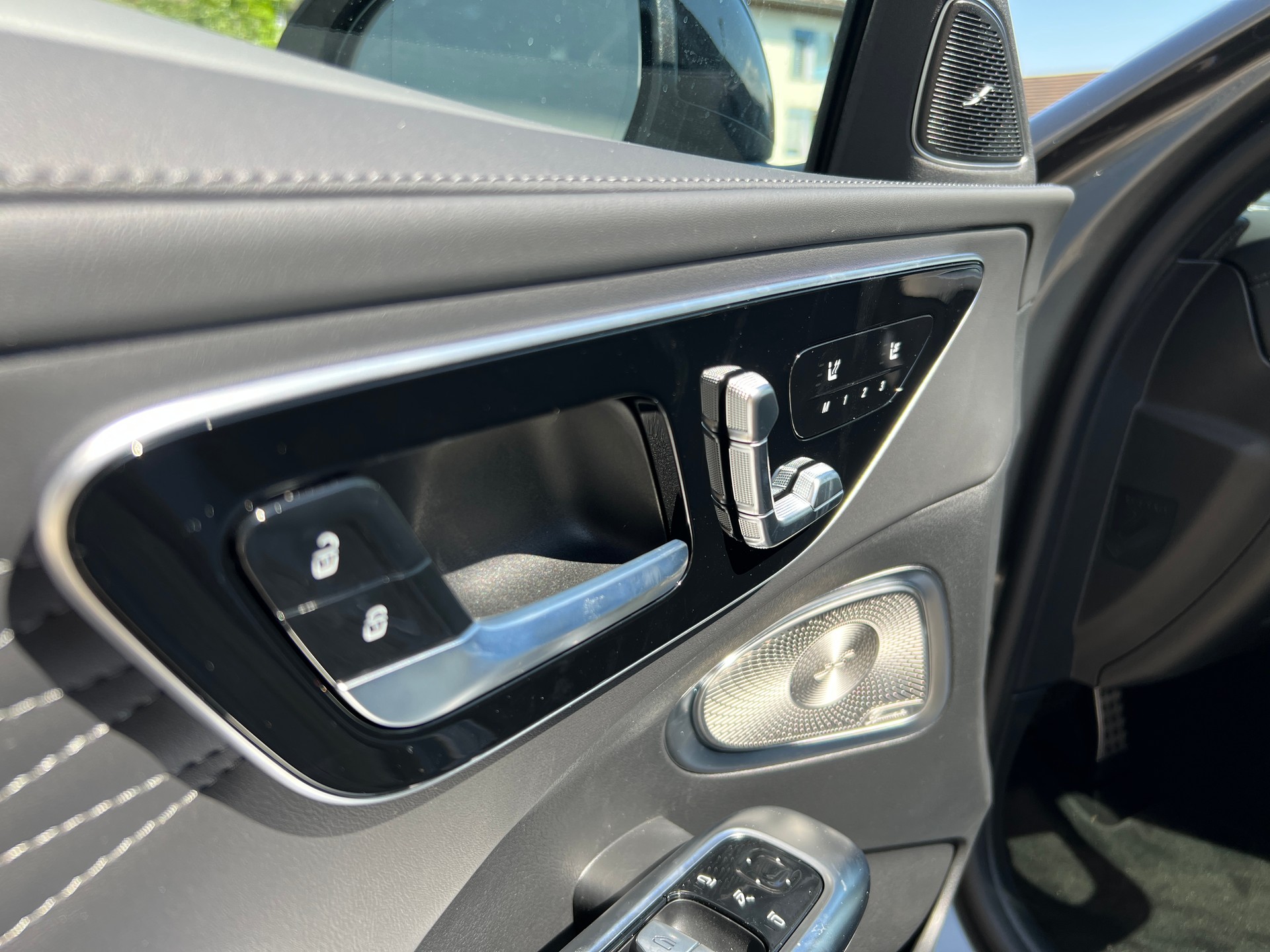 MERCEDES-BENZ C 300 T 4Matic AMG Line-image-13