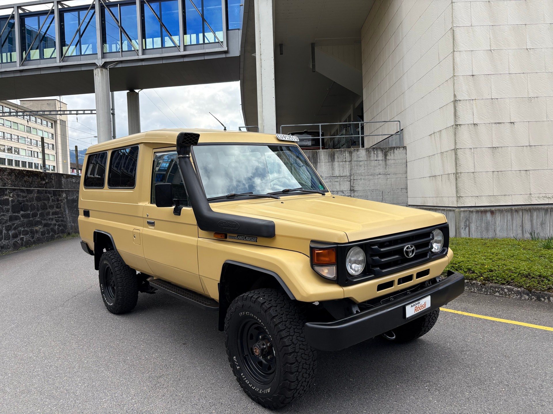 TOYOTA Land Cruiser 400 Hdt Long 4.2D-image-1