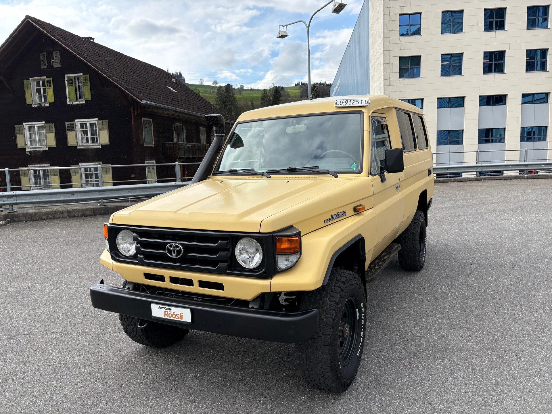 TOYOTA Land Cruiser 400 Hdt Long 4.2D-image-5