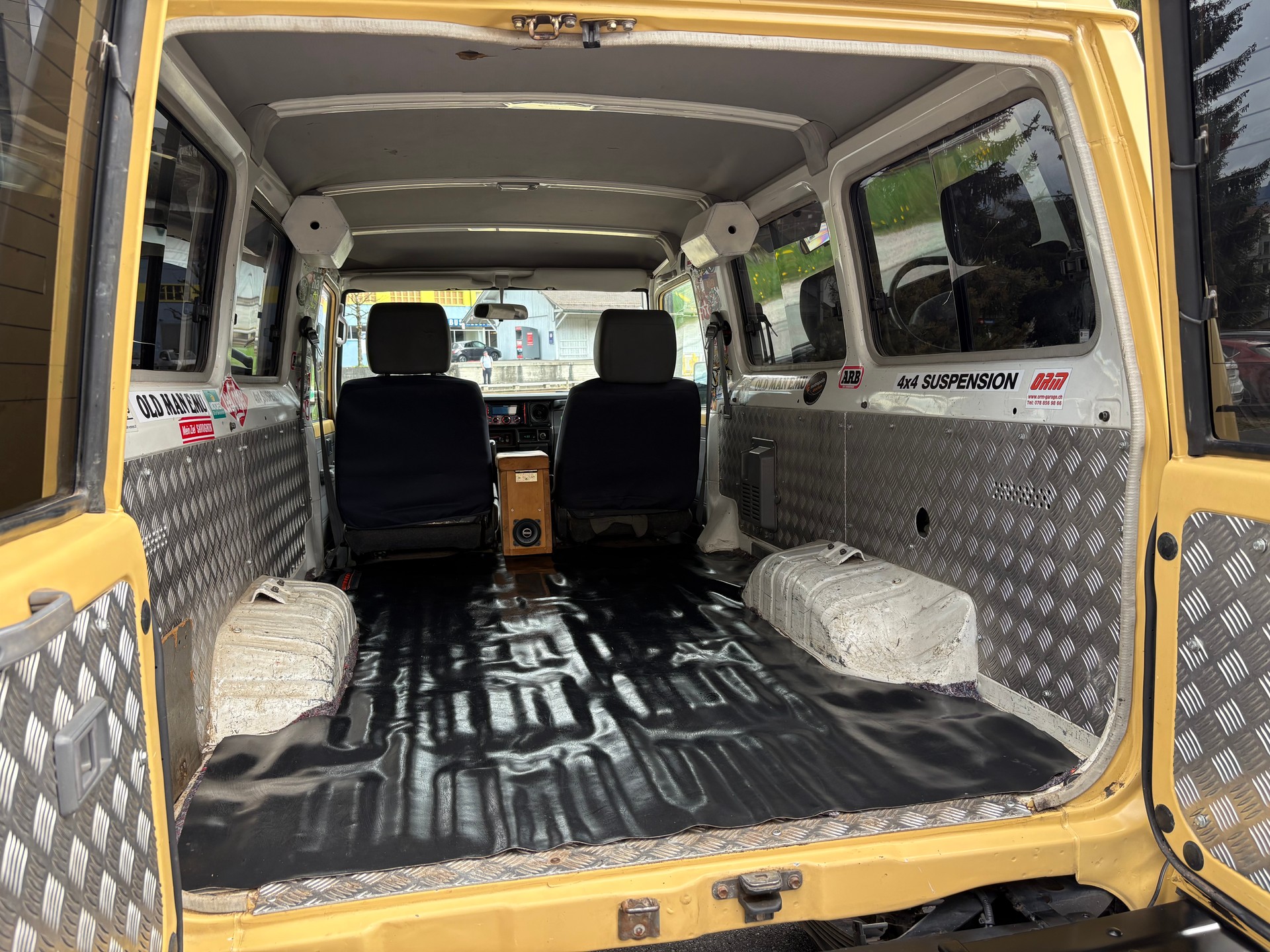 TOYOTA Land Cruiser 400 Hdt Long 4.2D-image-14