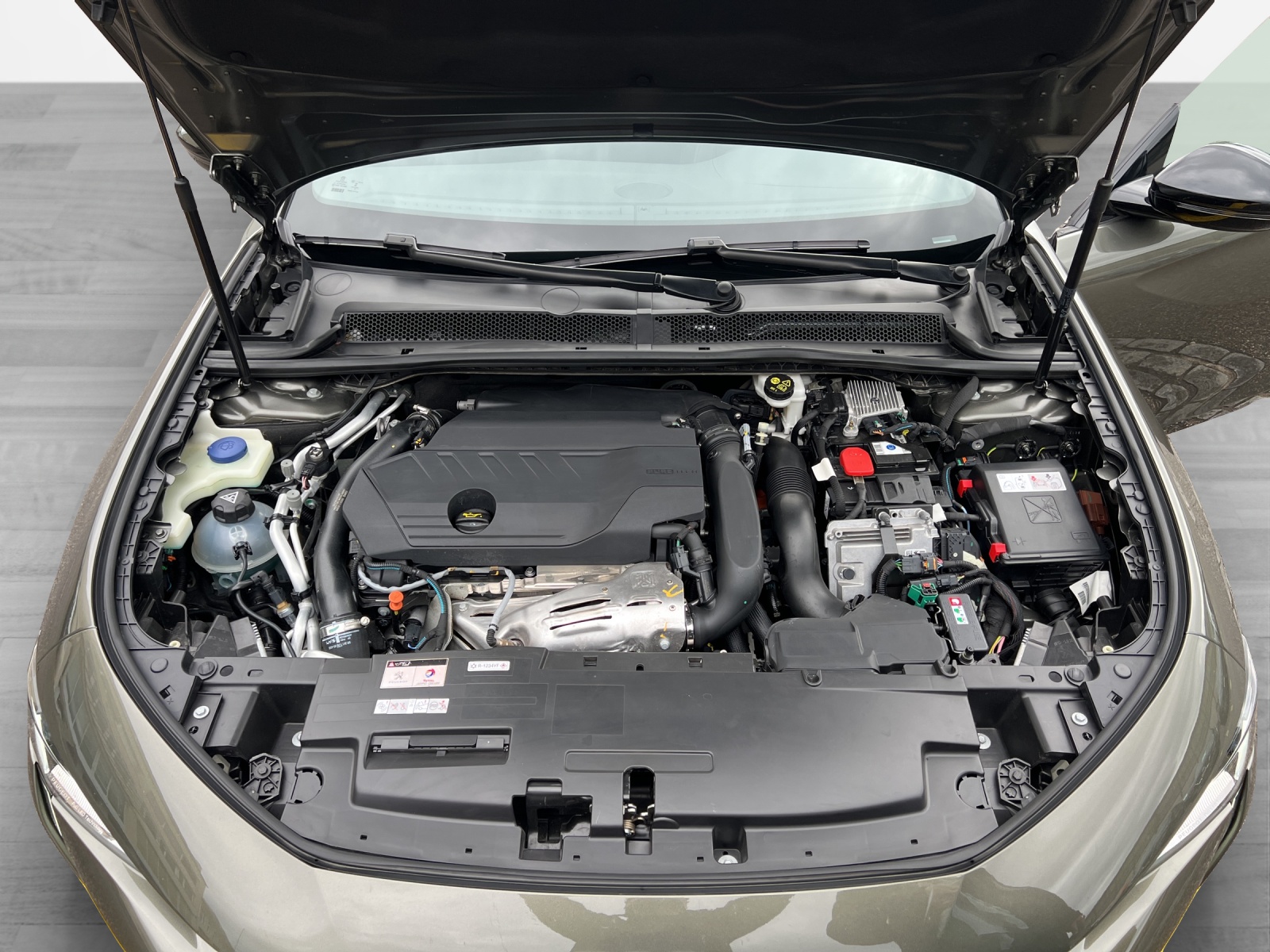 PEUGEOT 508 1.6 PHEV GT Pack EAT8-image-15