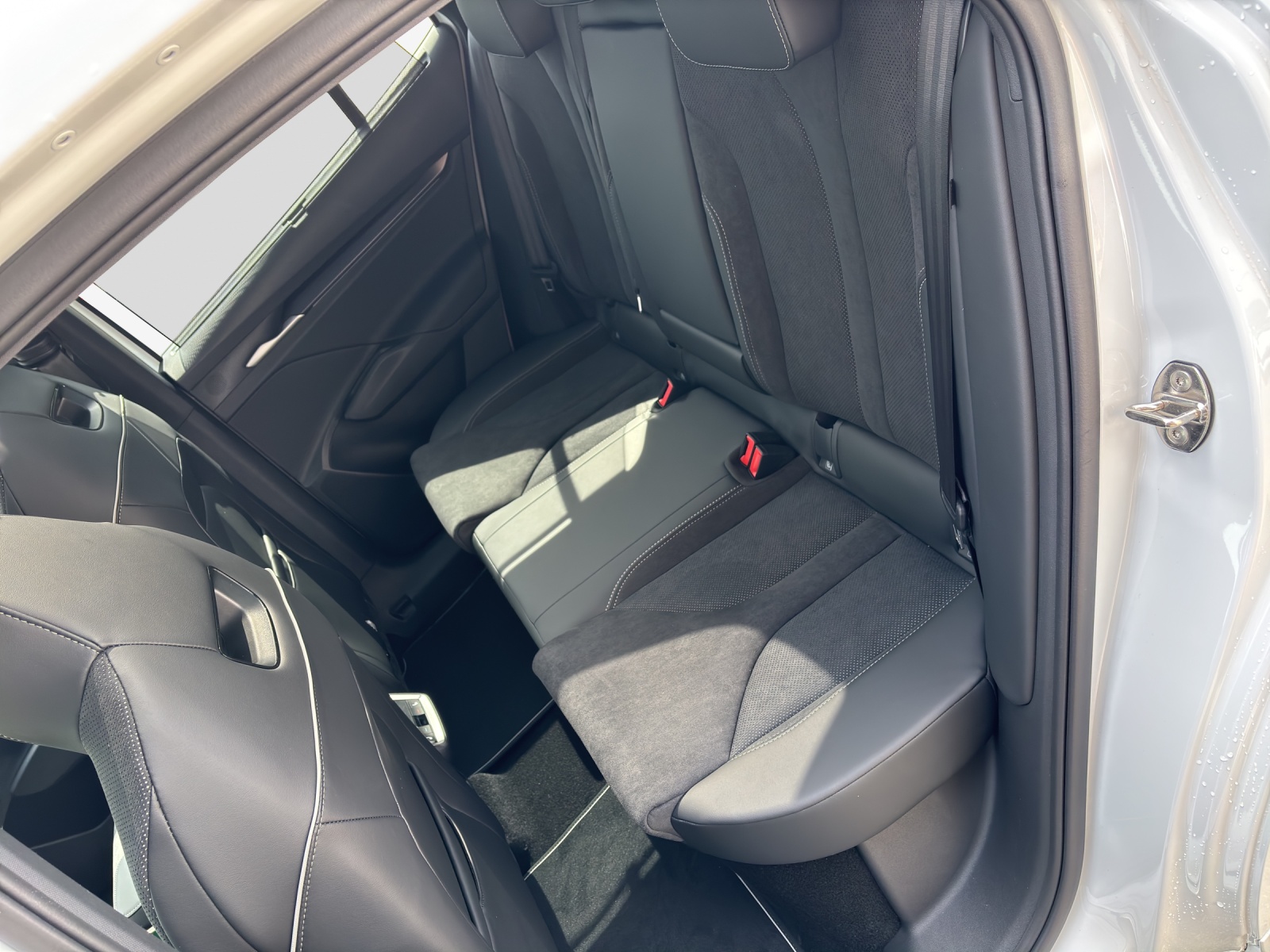 SKODA Enyaq Coupé Sportline 4x4-image-11