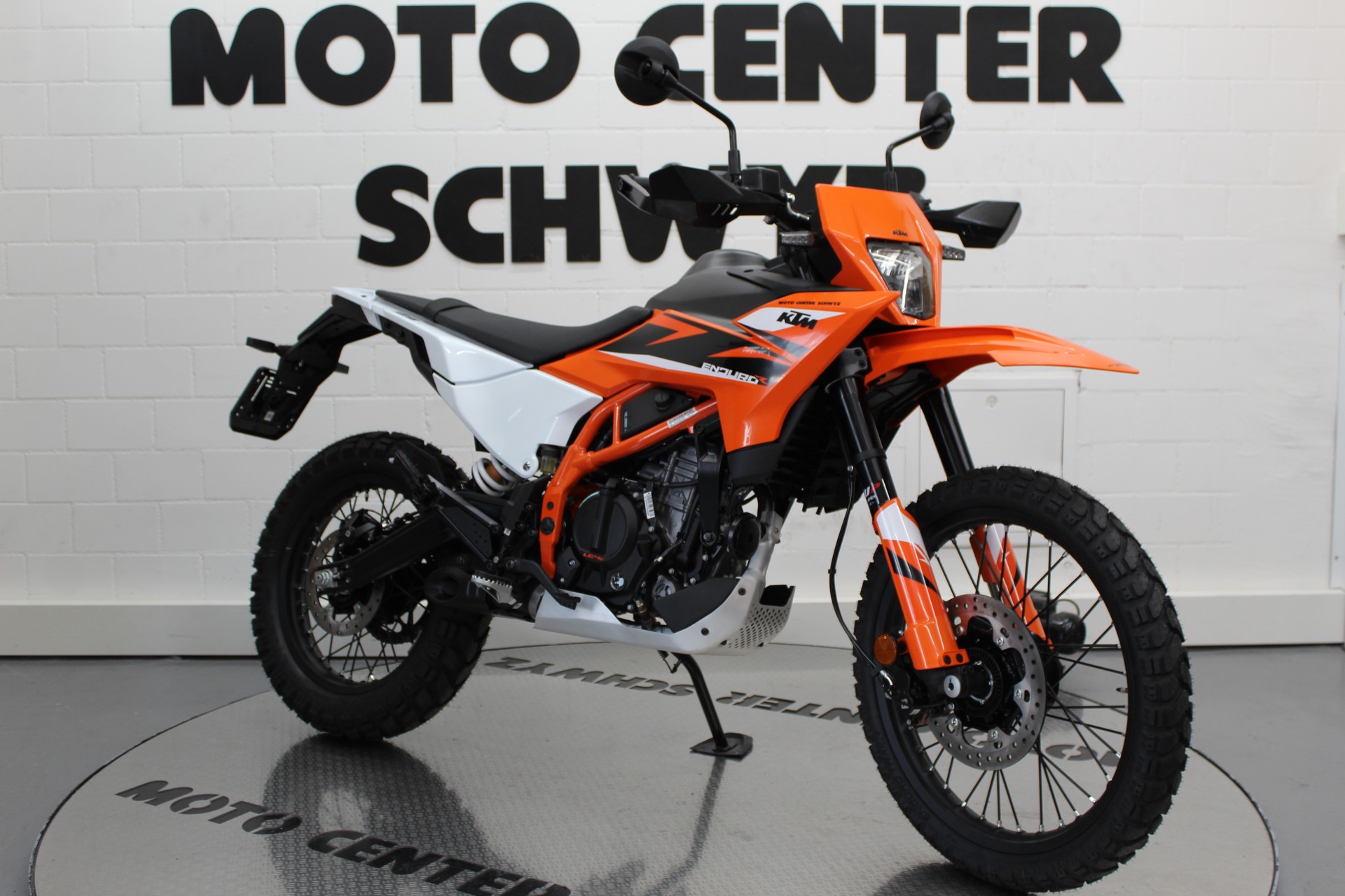 KTM 125 Enduro R-showroom-element-1