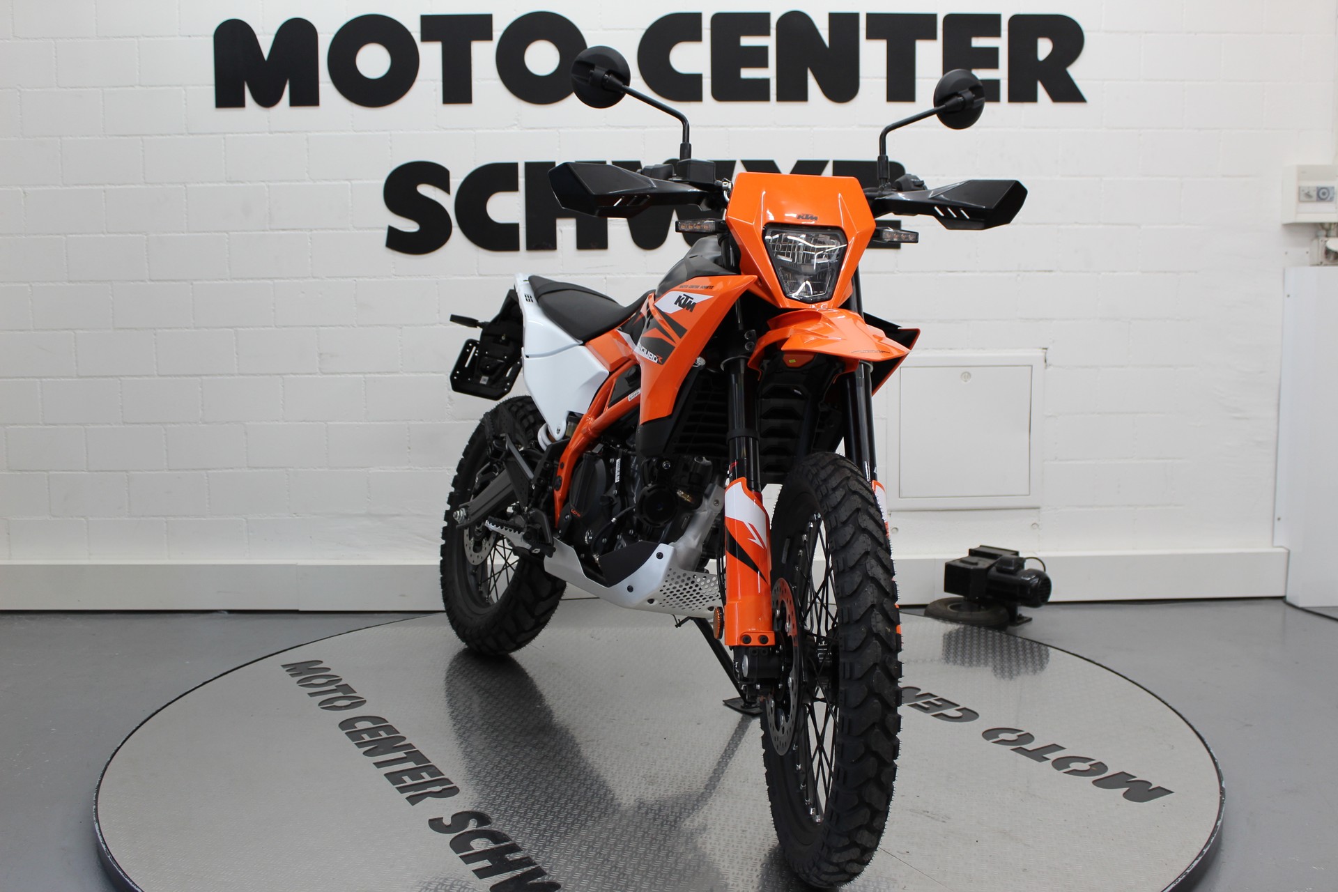 KTM 125 Enduro R-showroom-element-2
