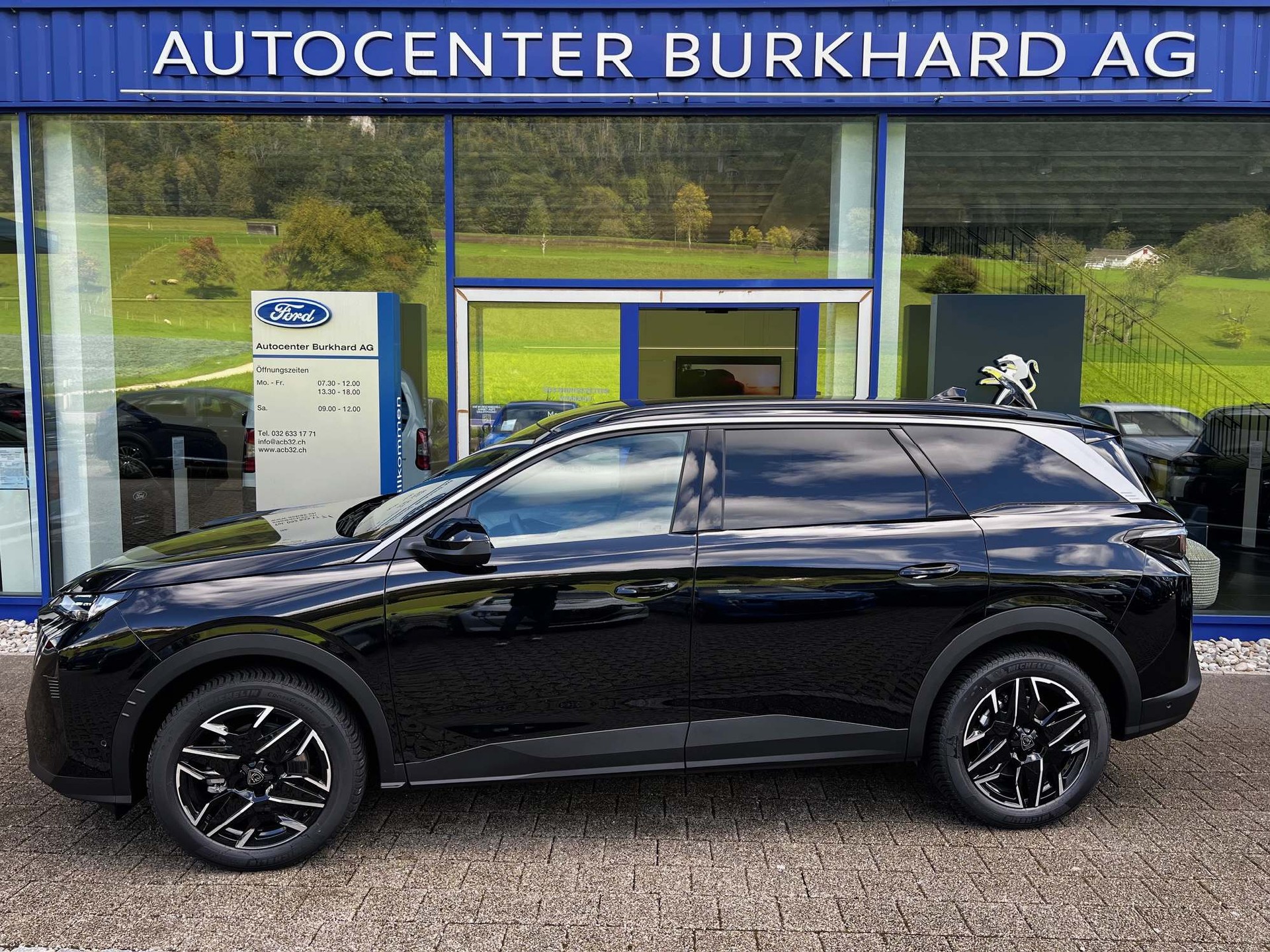 PEUGEOT 5008 1.2 Hybrid Allure Premium 8 Jahre Garantie-image-0