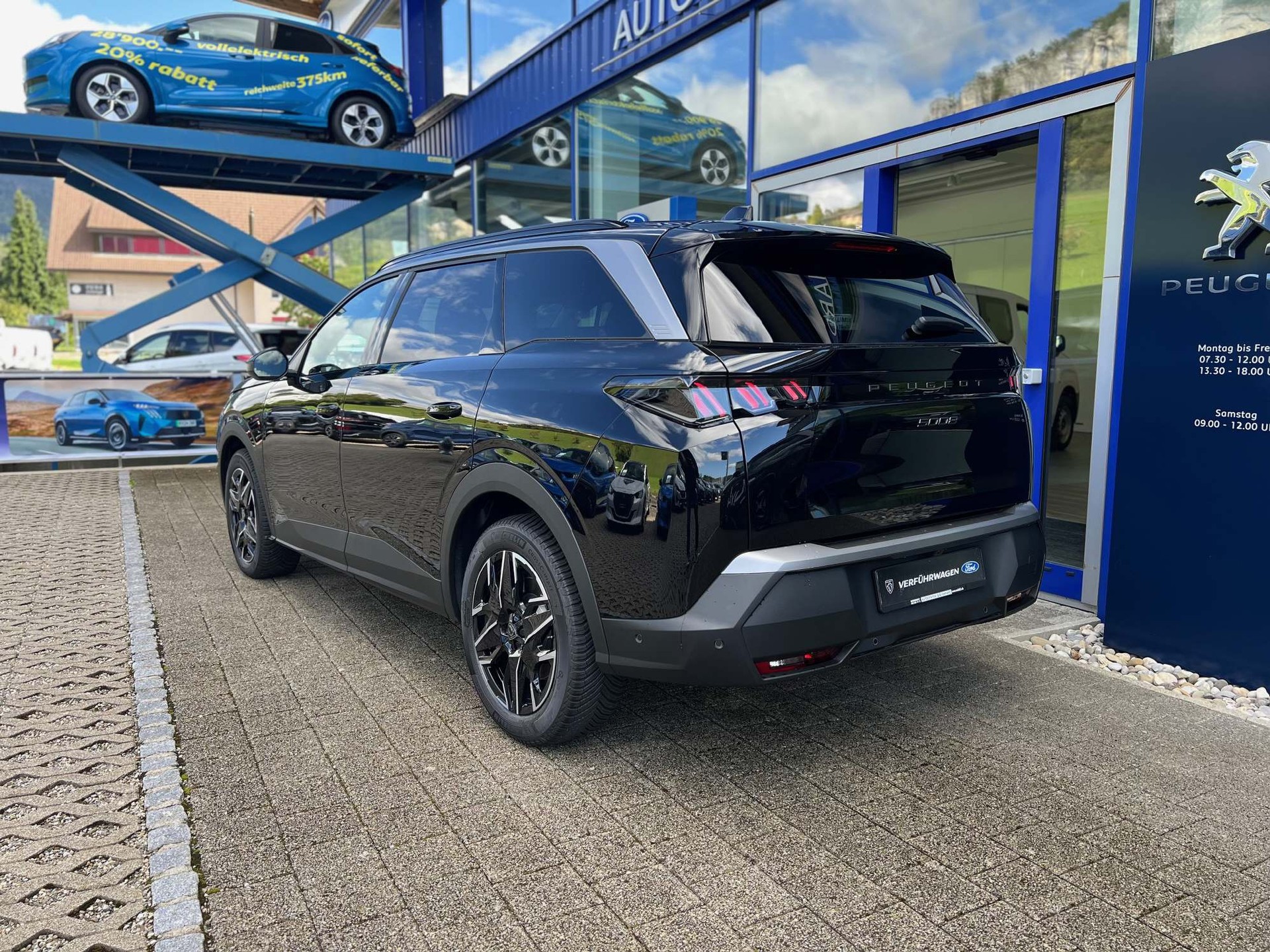 PEUGEOT 5008 1.2 Hybrid Allure Premium 8 Jahre Garantie-image-3