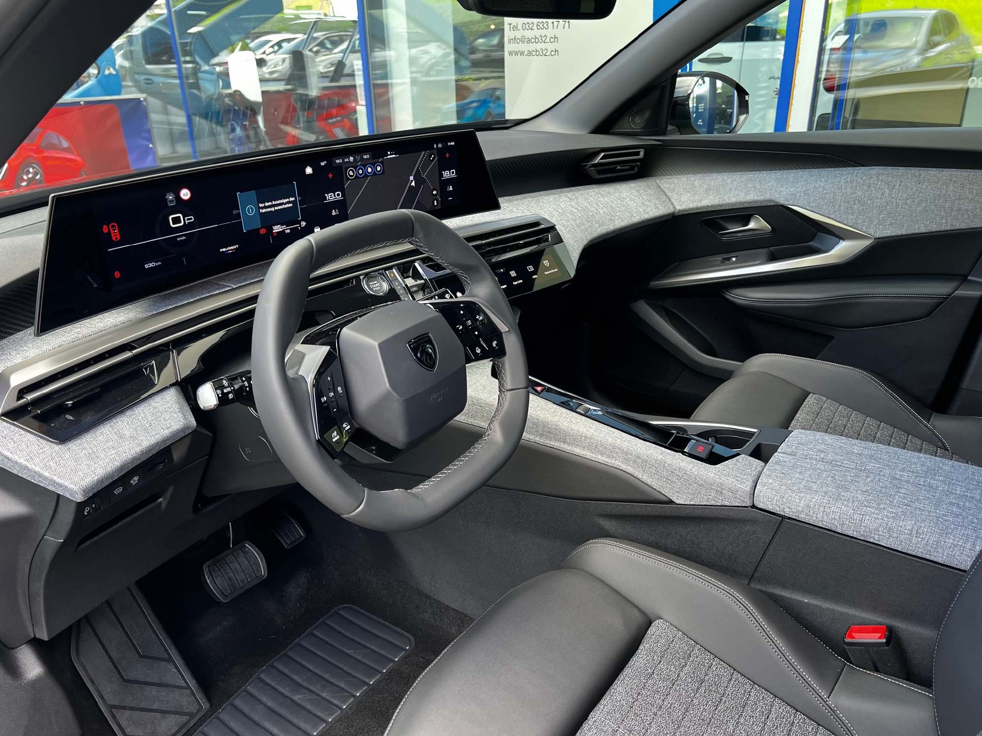 PEUGEOT 5008 1.2 Hybrid Allure Premium 8 Jahre Garantie-image-6