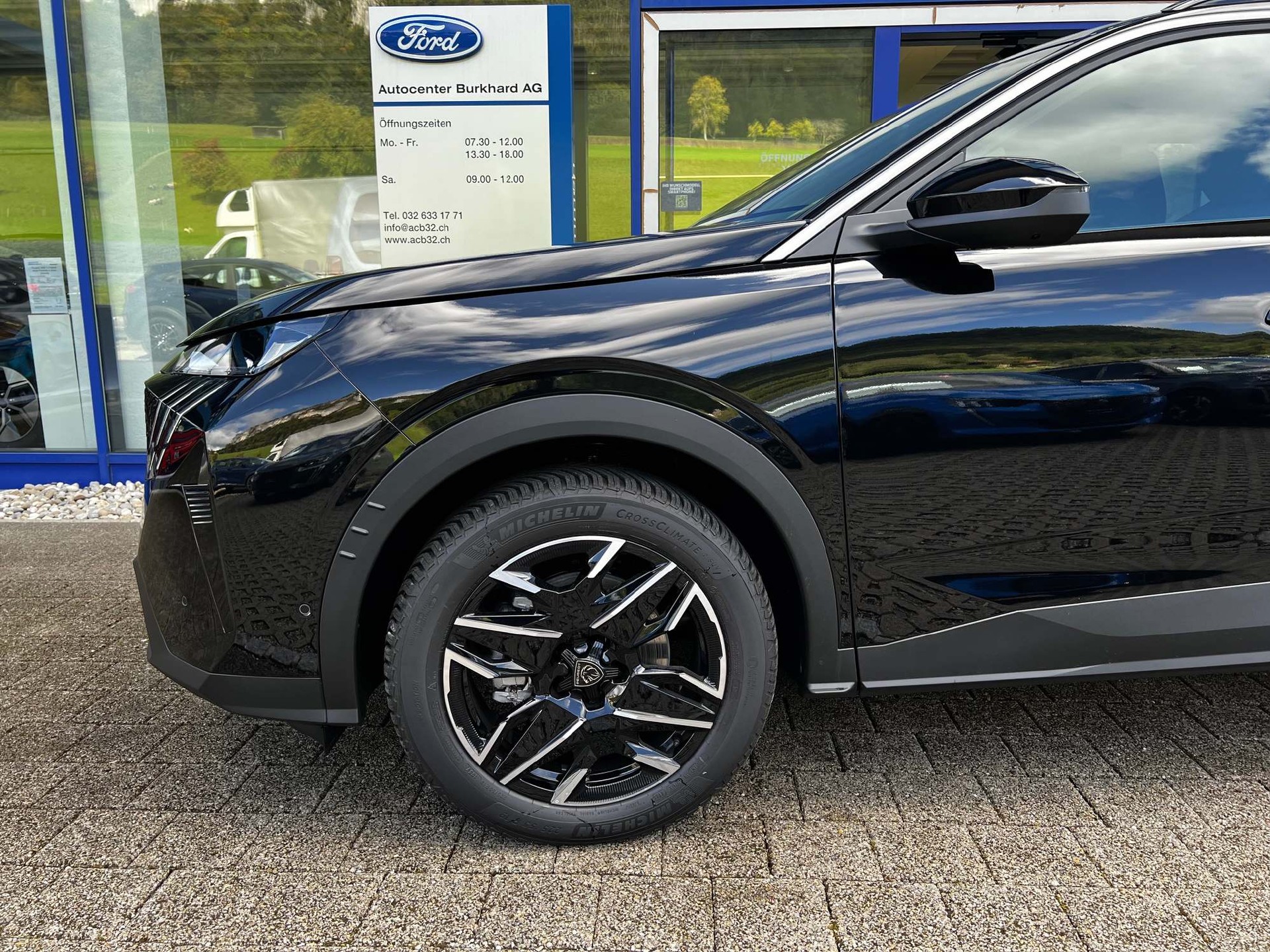 PEUGEOT 5008 1.2 Hybrid Allure Premium 8 Jahre Garantie-image-1