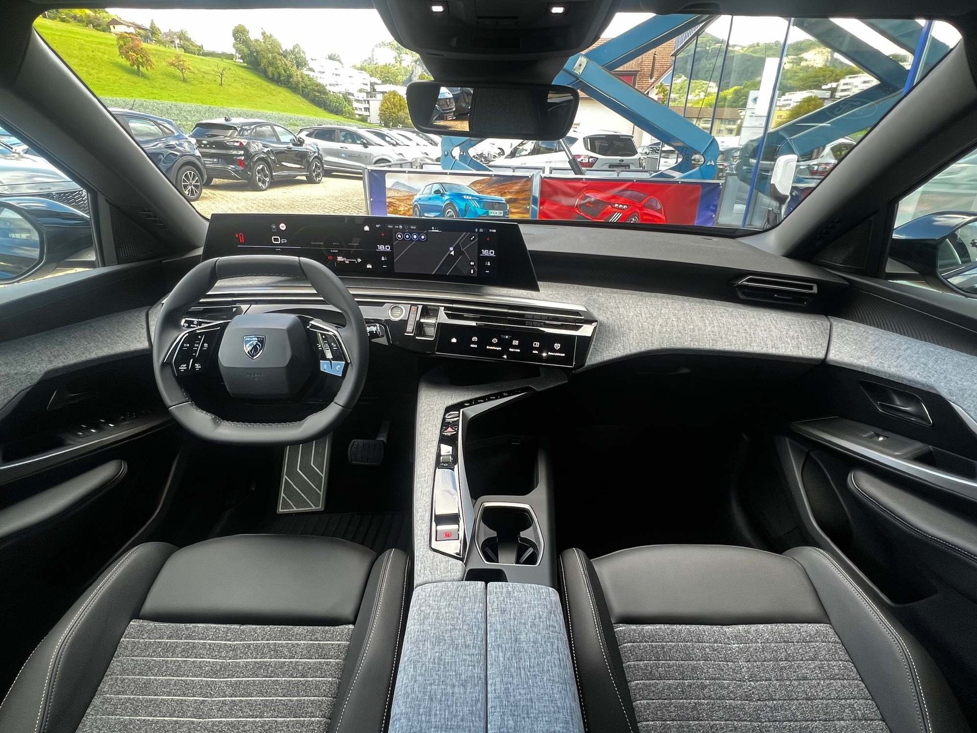 PEUGEOT 5008 1.2 Hybrid Allure Premium 8 Jahre Garantie-image-4