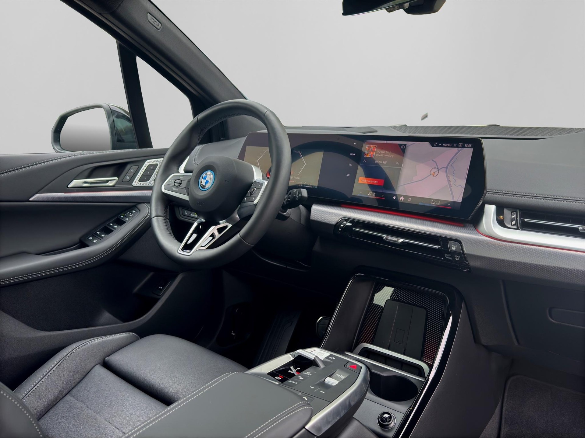 BMW 230e xDrive Active Tourer M Sport-image-11