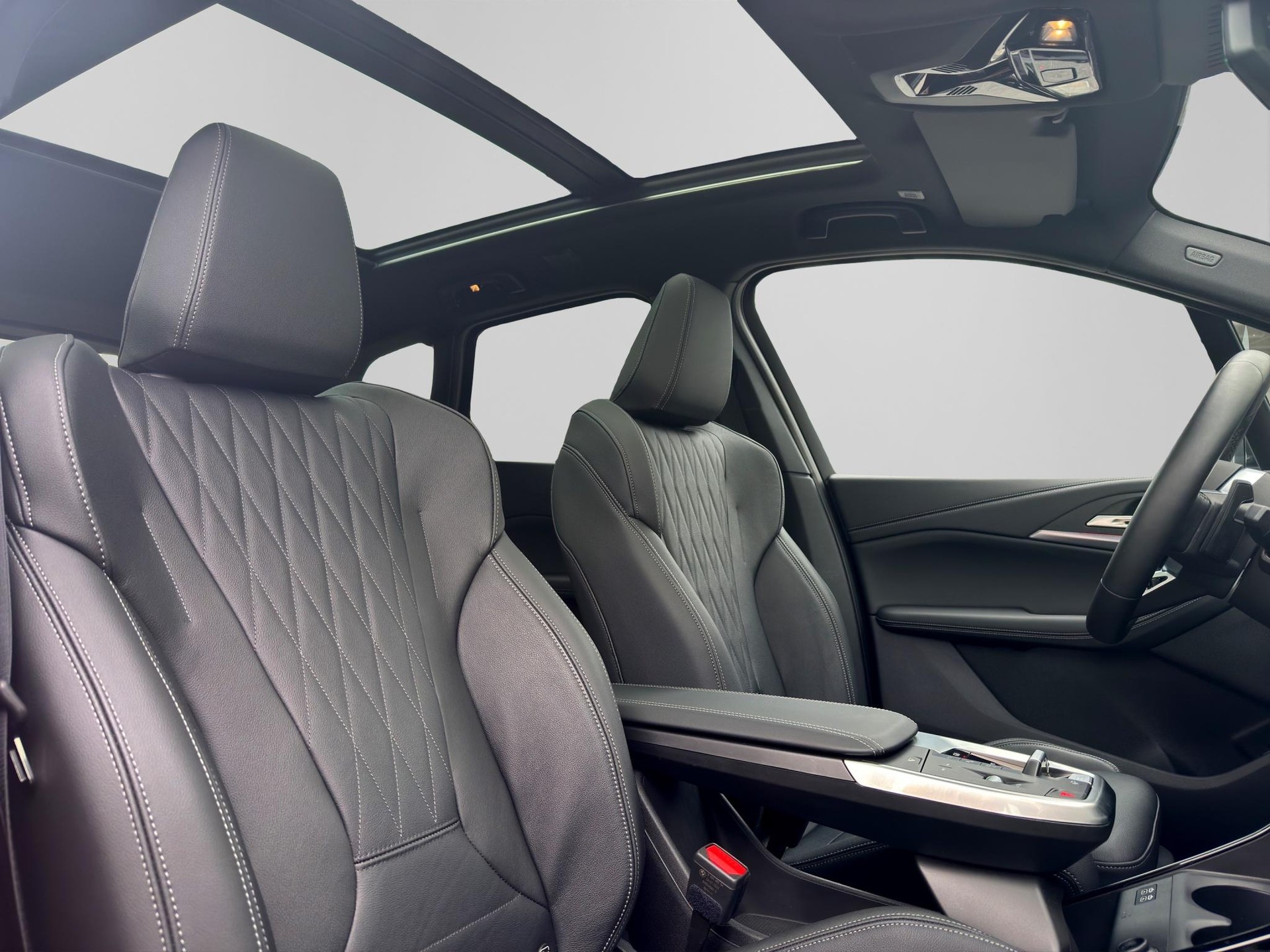 BMW 230e xDrive Active Tourer M Sport-image-16