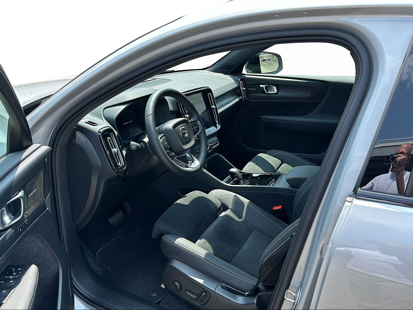 VOLVO C40 P8 Twin Recharge Ultimate AWD-image-8