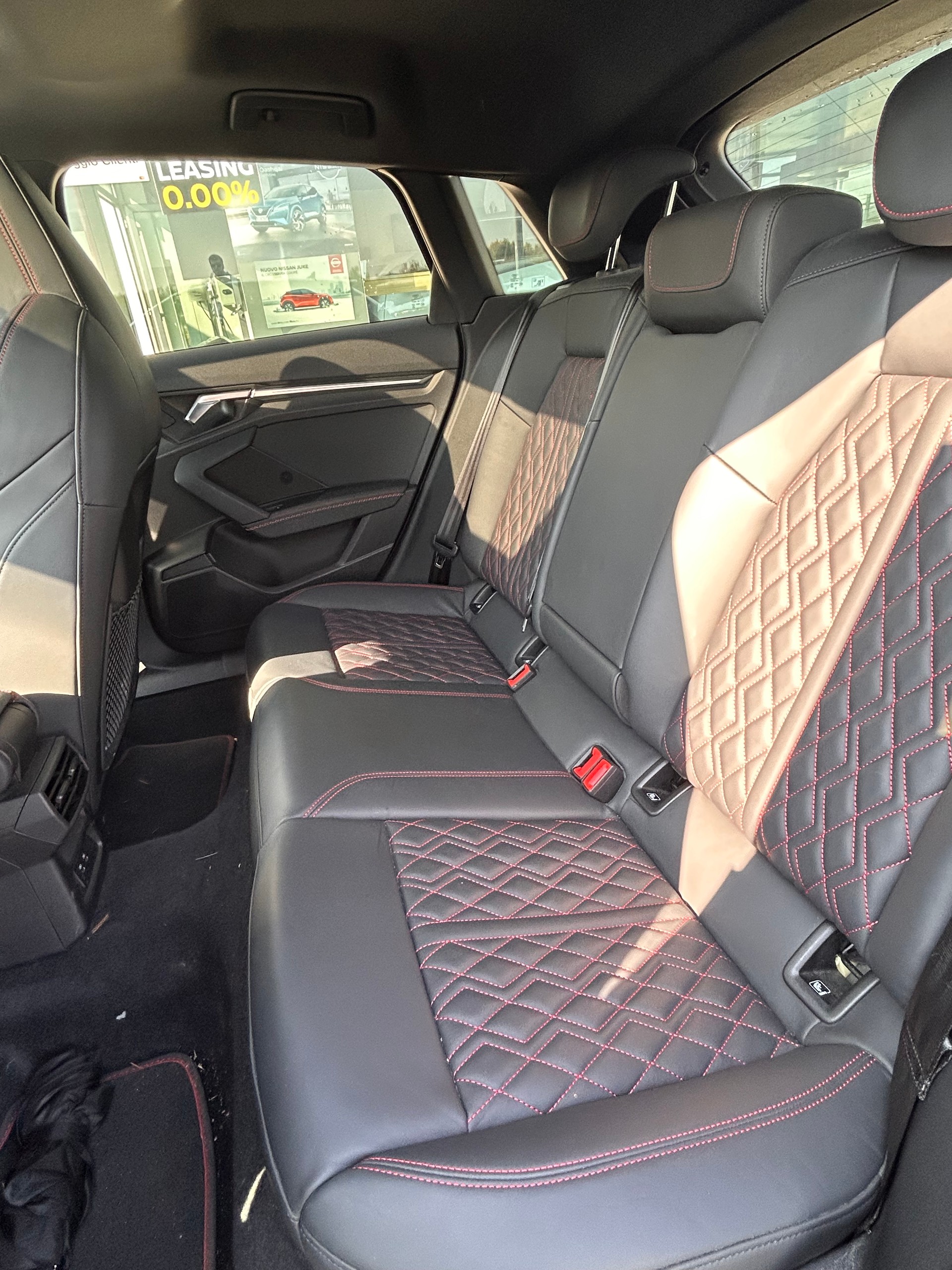 AUDI S3 Sportback 2.0 TFSI quattro S-tronic-image-9