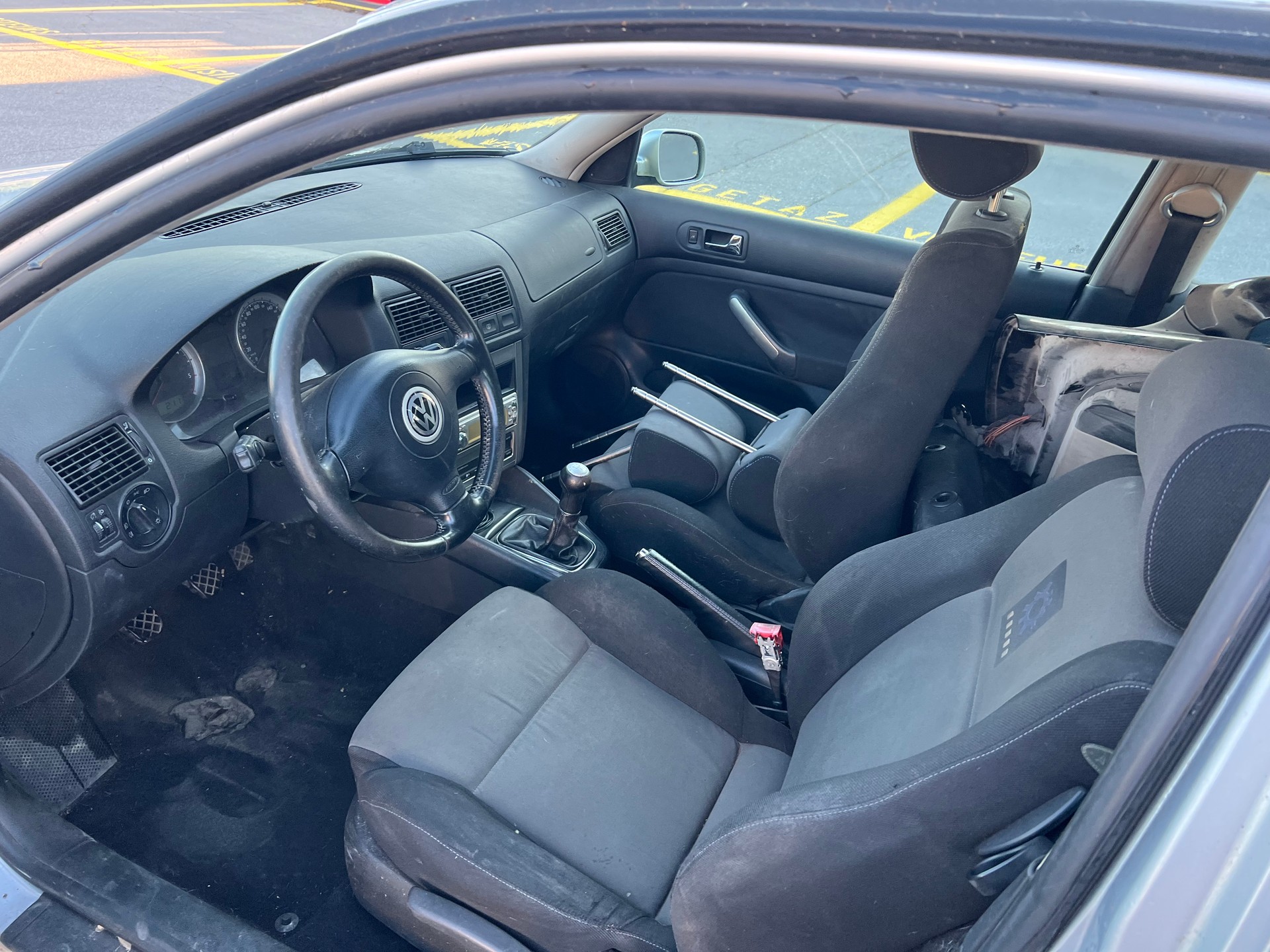 VW Golf 1.9 TDI Generation 4Motion-image-8