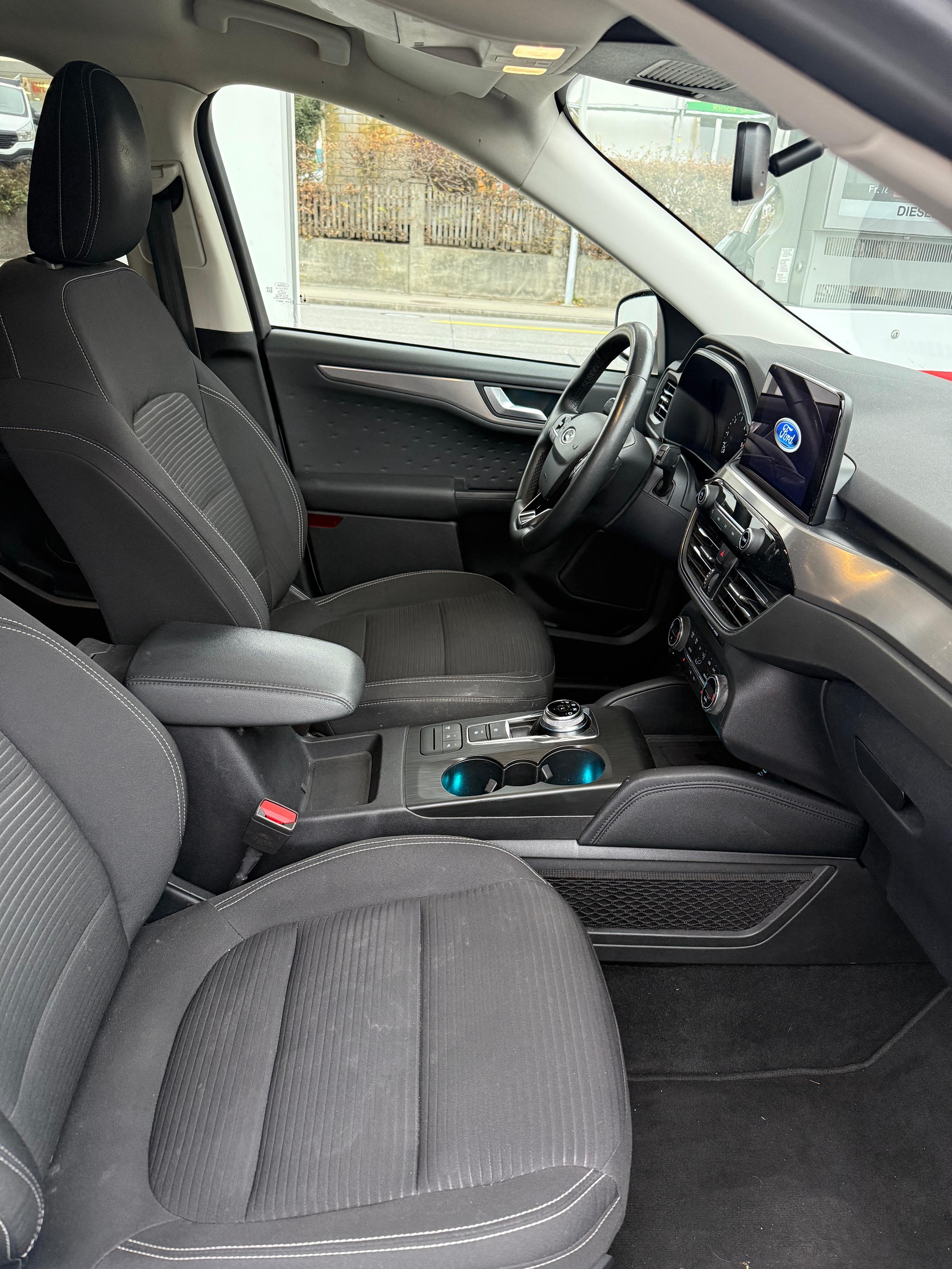 FORD Kuga 2.0 TDCi EcoBlue Titanium 4WD-image-10