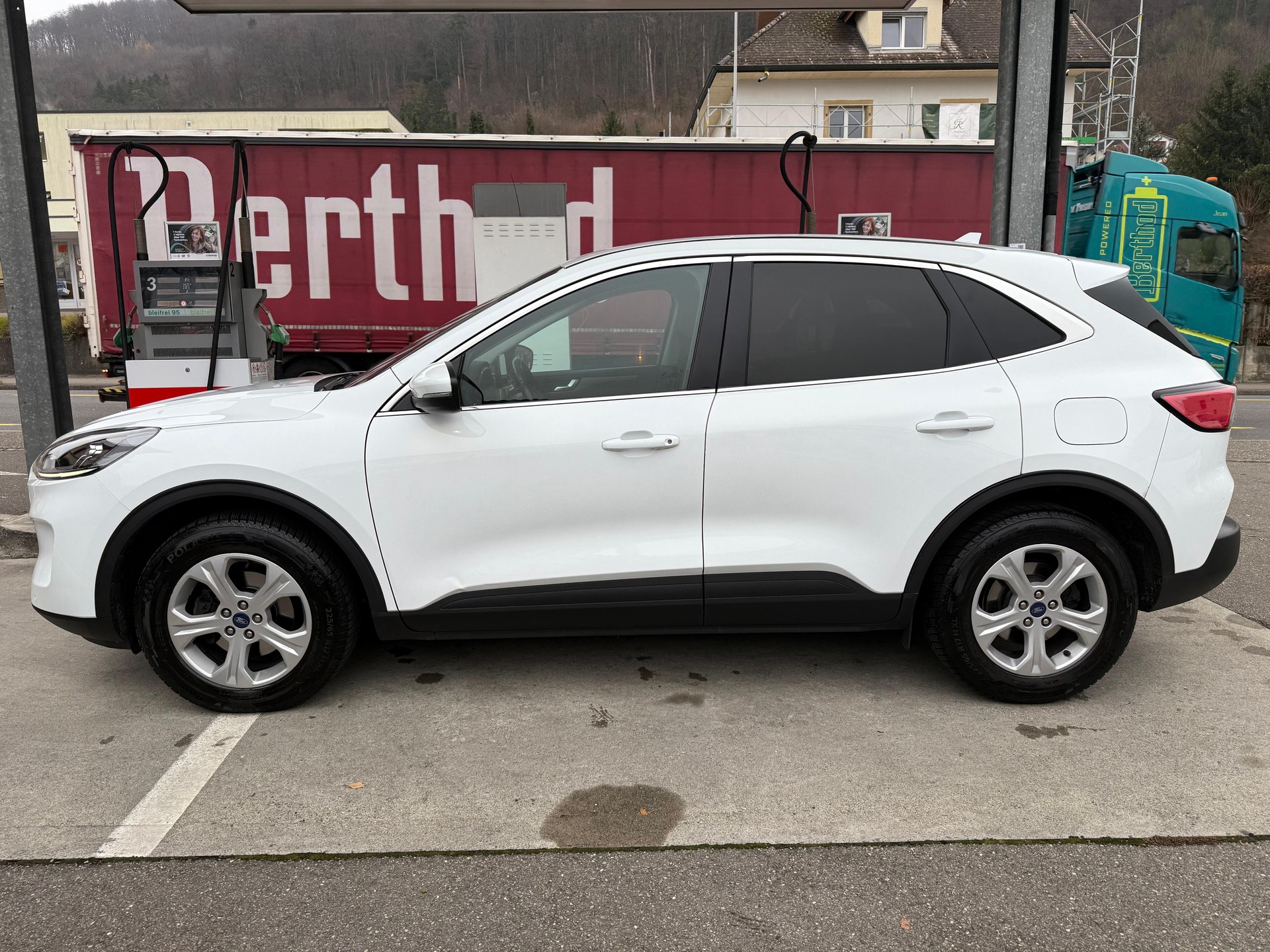 FORD Kuga 2.0 TDCi EcoBlue Titanium 4WD-image-6