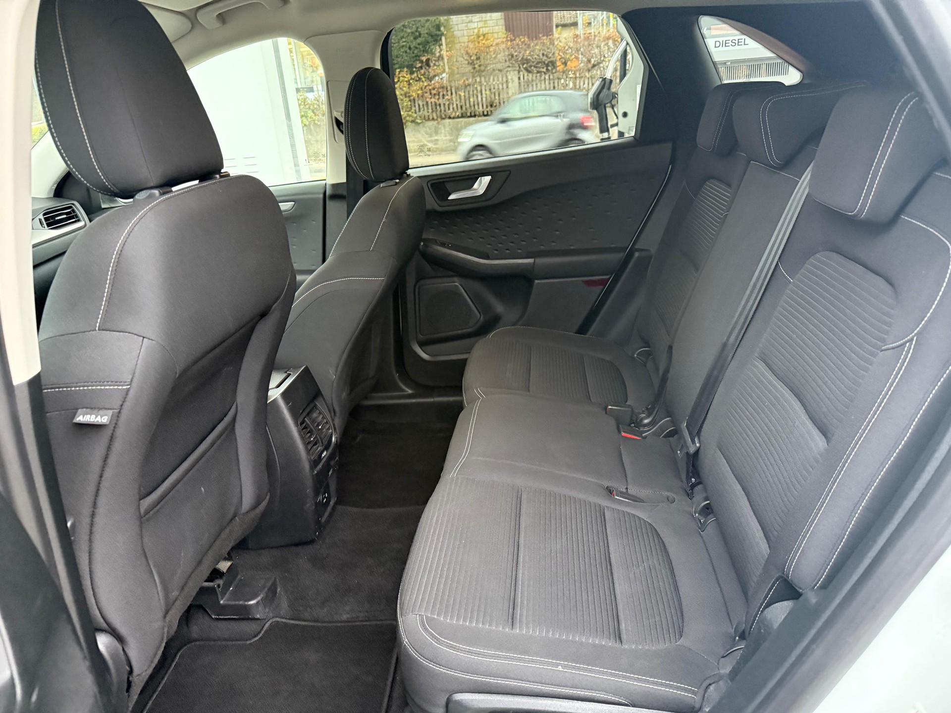 FORD Kuga 2.0 TDCi EcoBlue Titanium 4WD-image-9