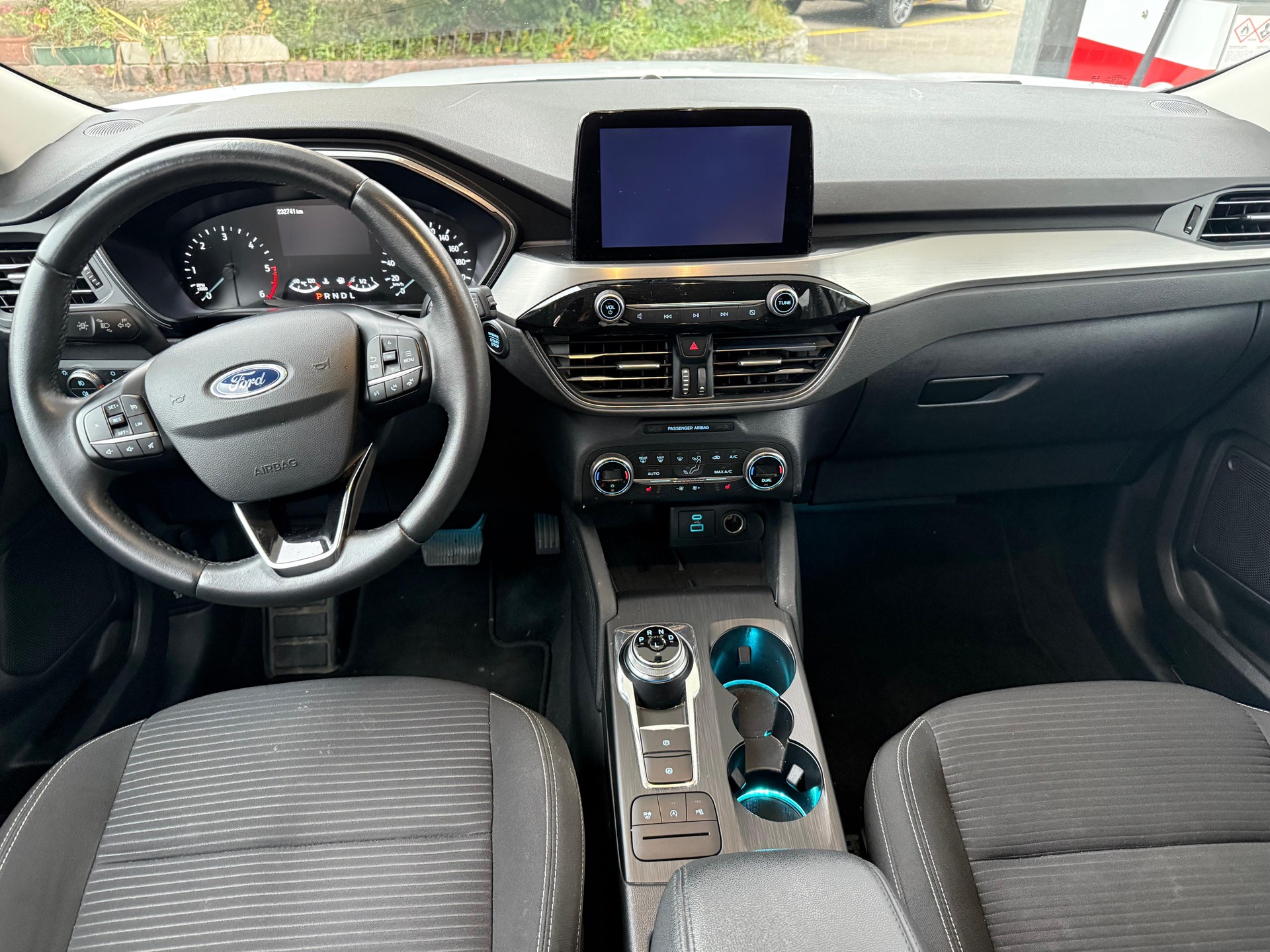 FORD Kuga 2.0 TDCi EcoBlue Titanium 4WD-image-8